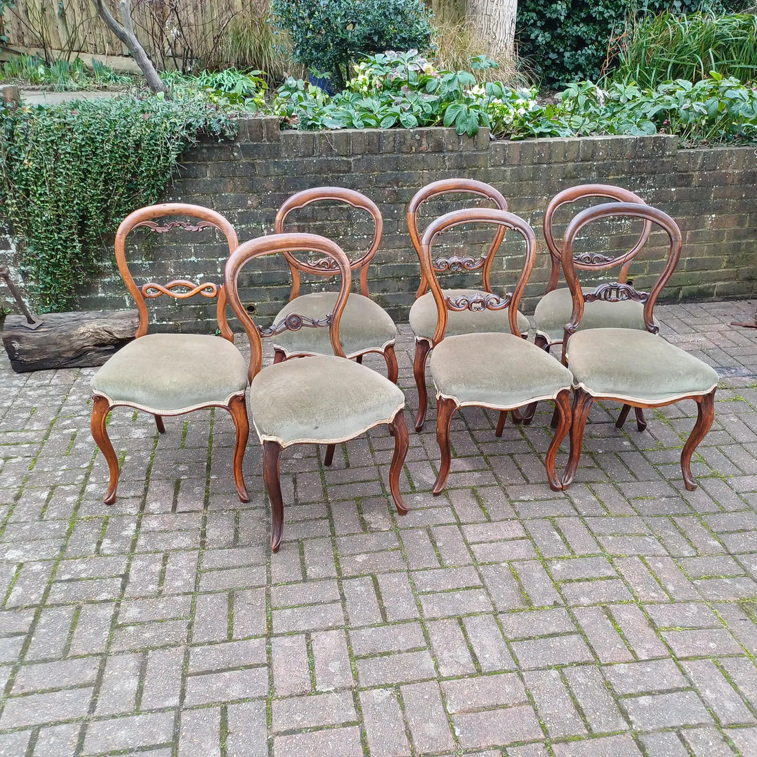 TVR Explain the Mystery of the Flexible Victorian Chair Back