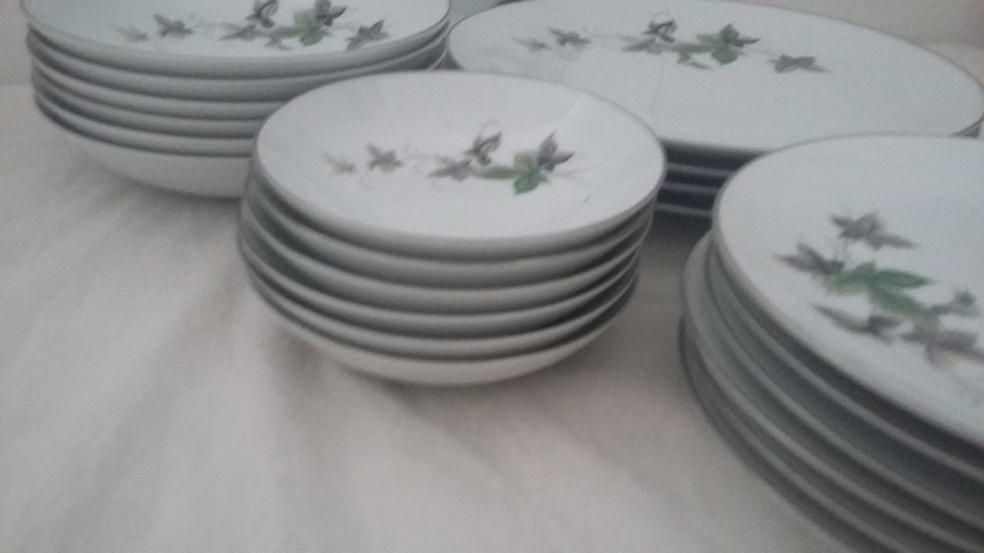 Quality Part Noritake Kerrie Dinner Service. Japan
