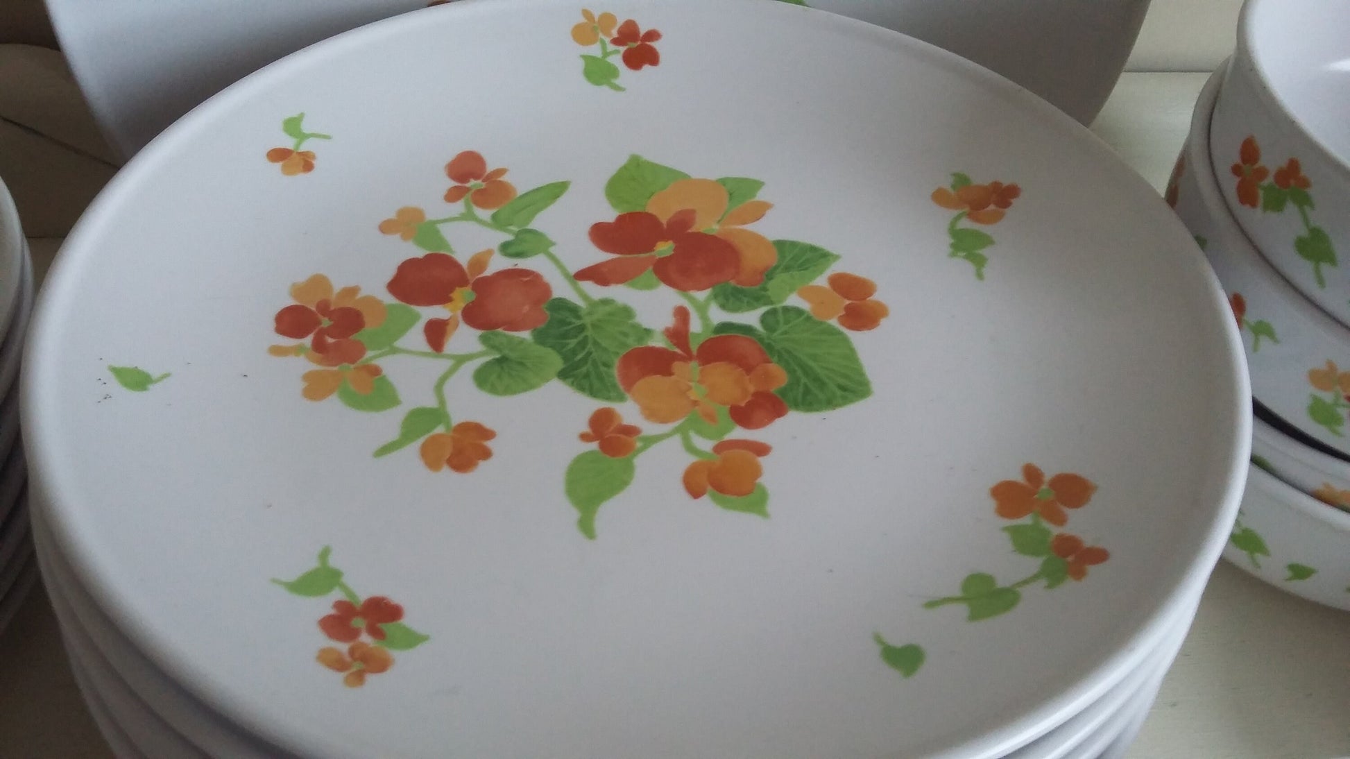 Noritake China Dinner Service ‘Happy Days’