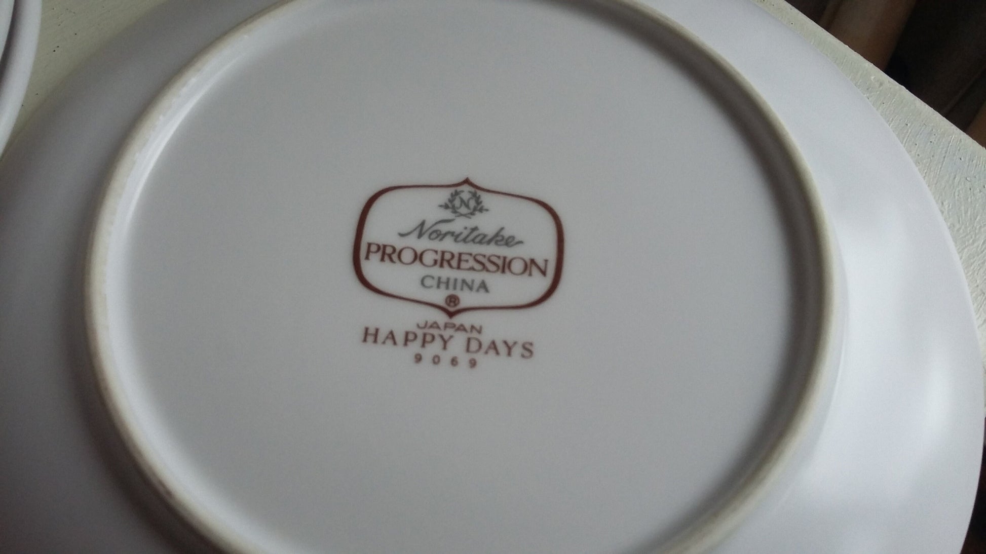 Noritake China Dinner Service ‘Happy Days’