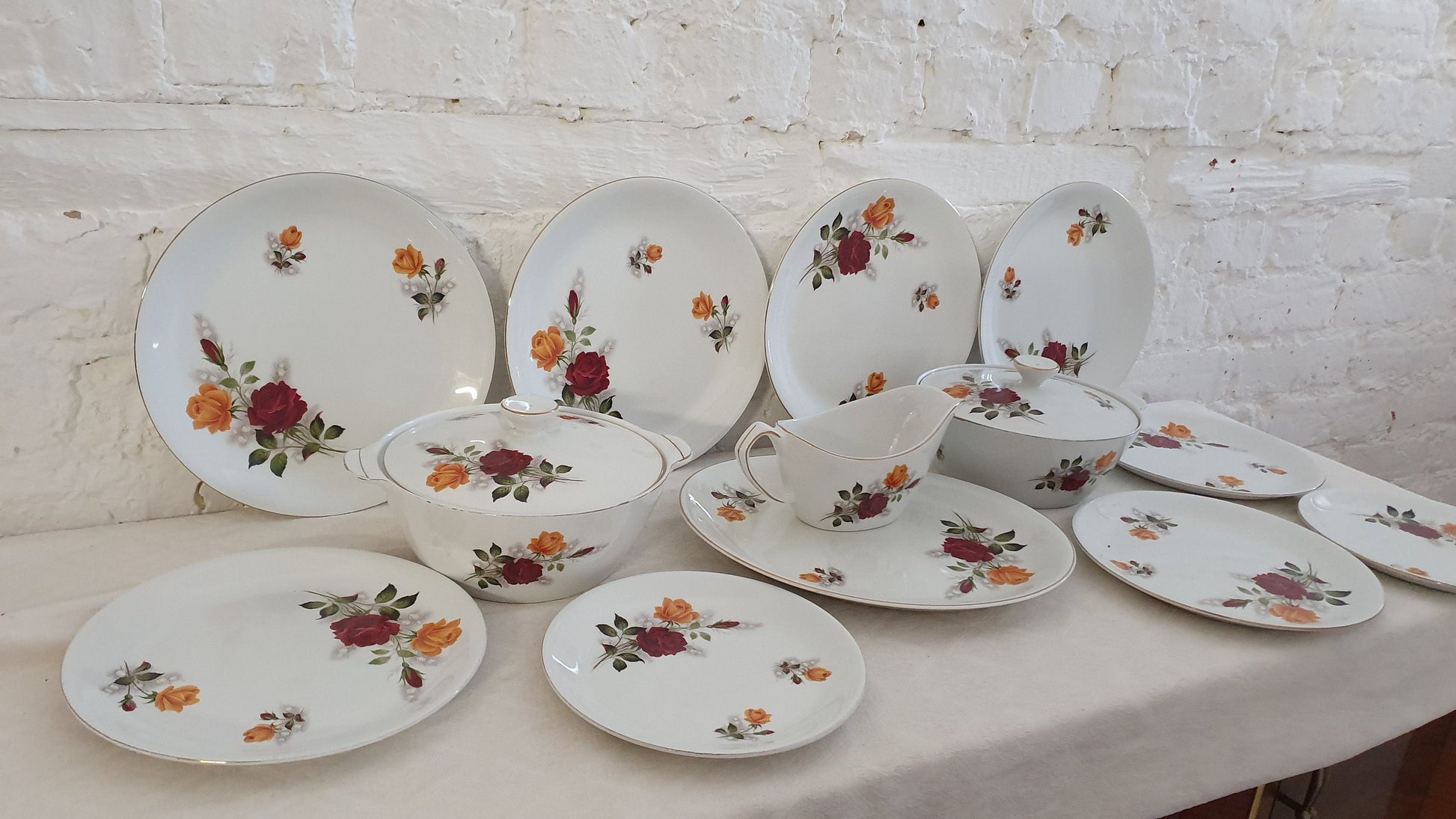 Vintage Retro Alfred Meakin ‘Old White’ Flower Floral Roses Part Dinner Service Plates and Tureens