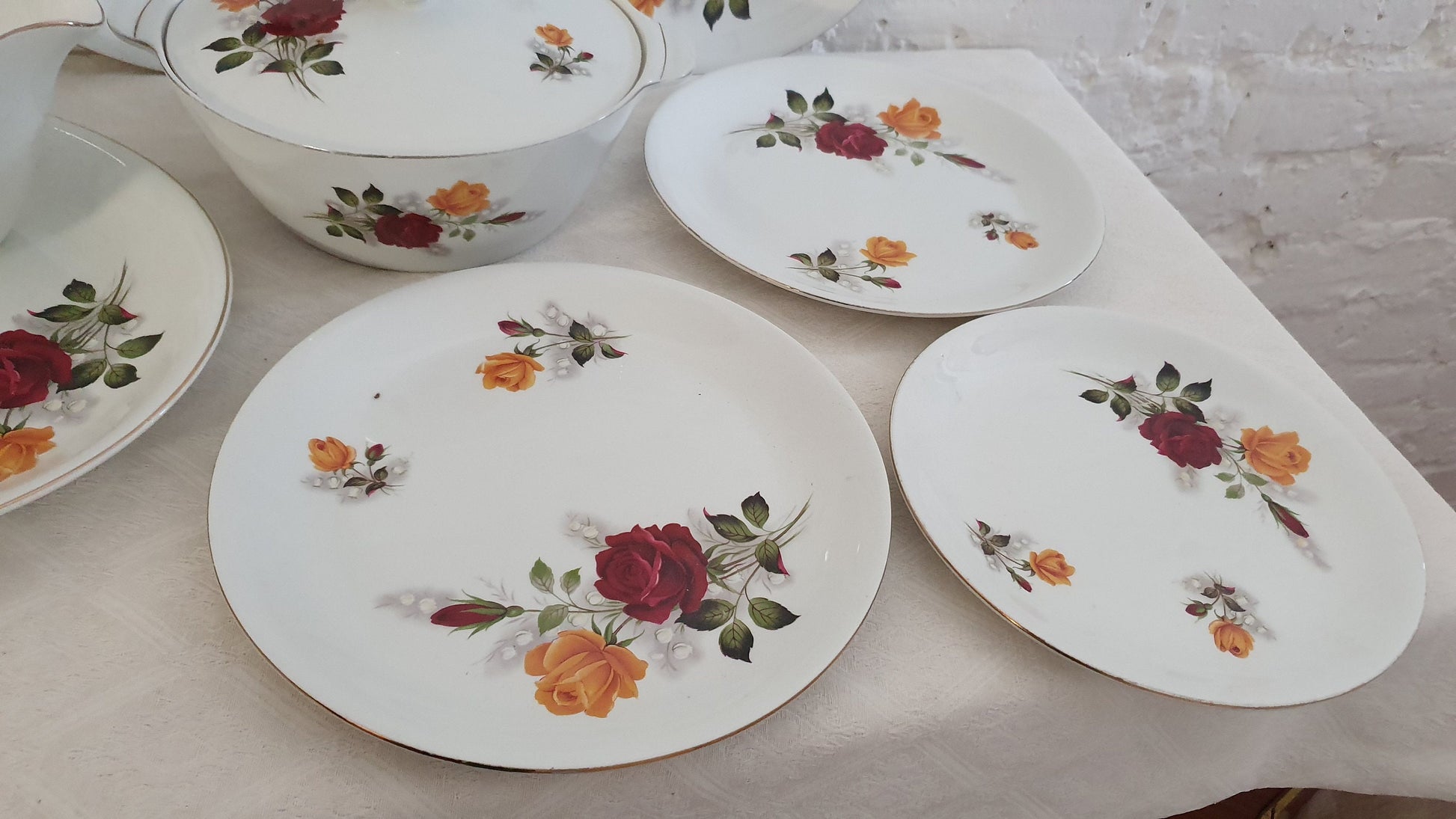 Vintage Retro Alfred Meakin ‘Old White’ Flower Floral Roses Part Dinner Service Plates and Tureens