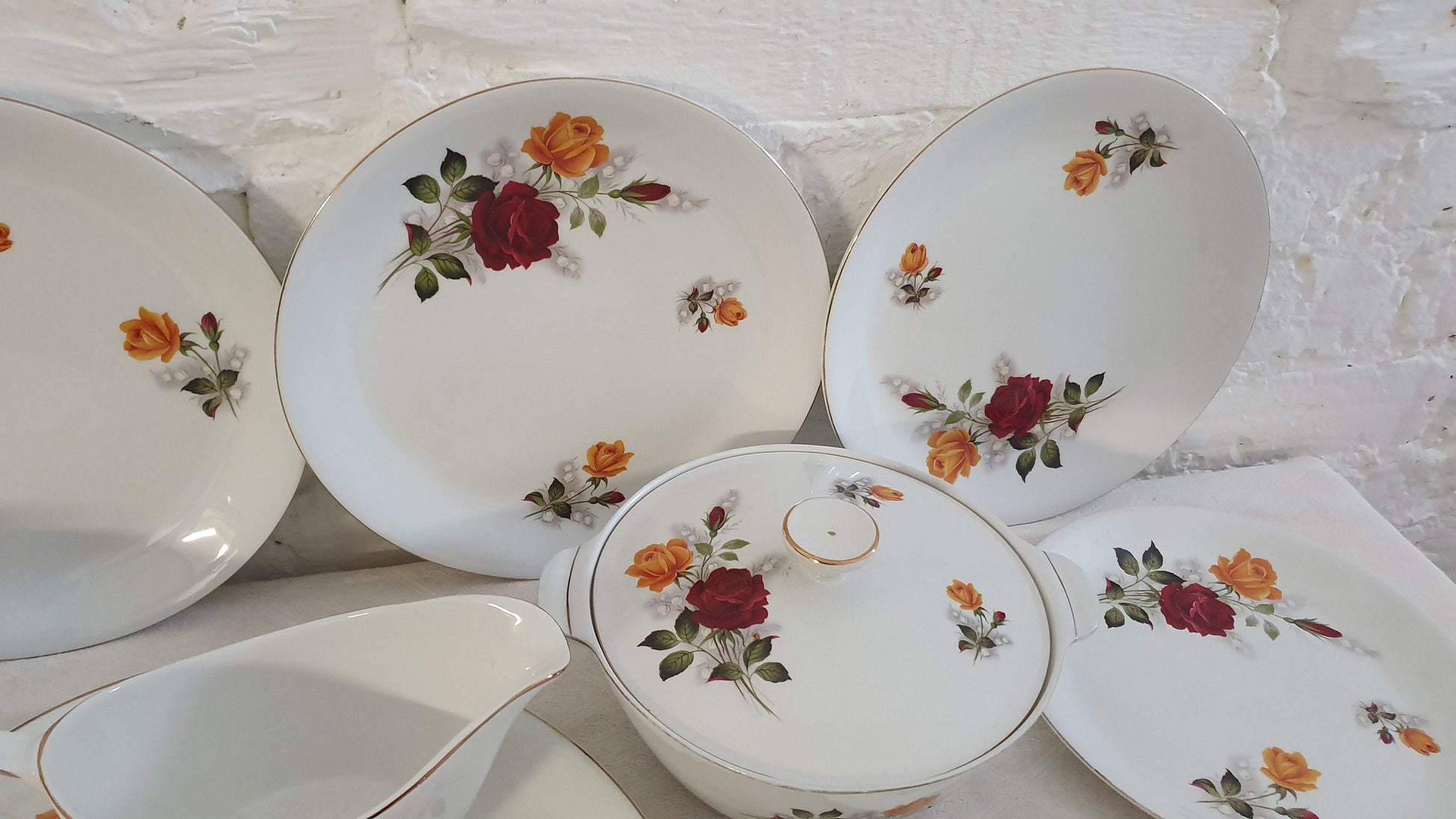 Vintage Retro Alfred Meakin ‘Old White’ Flower Floral Roses Part Dinner Service Plates and Tureens