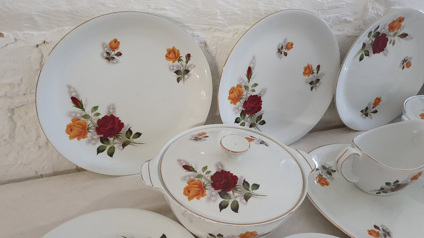 Vintage Retro Alfred Meakin ‘Old White’ Flower Floral Roses Part Dinner Service Plates and Tureens