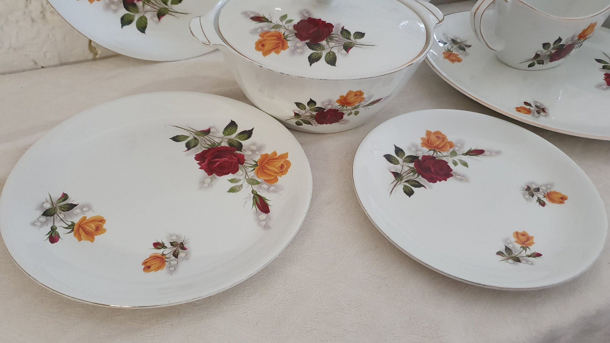 Vintage Retro Alfred Meakin ‘Old White’ Flower Floral Roses Part Dinner Service Plates and Tureens