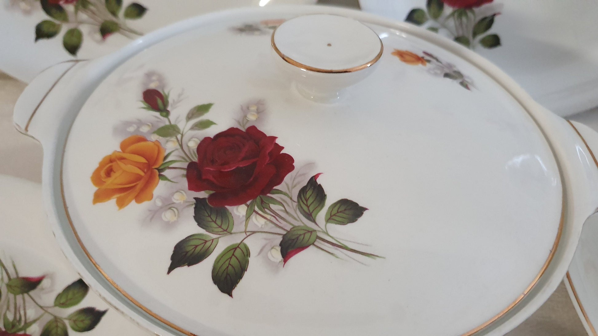 Vintage Retro Alfred Meakin ‘Old White’ Flower Floral Roses Part Dinner Service Plates and Tureens