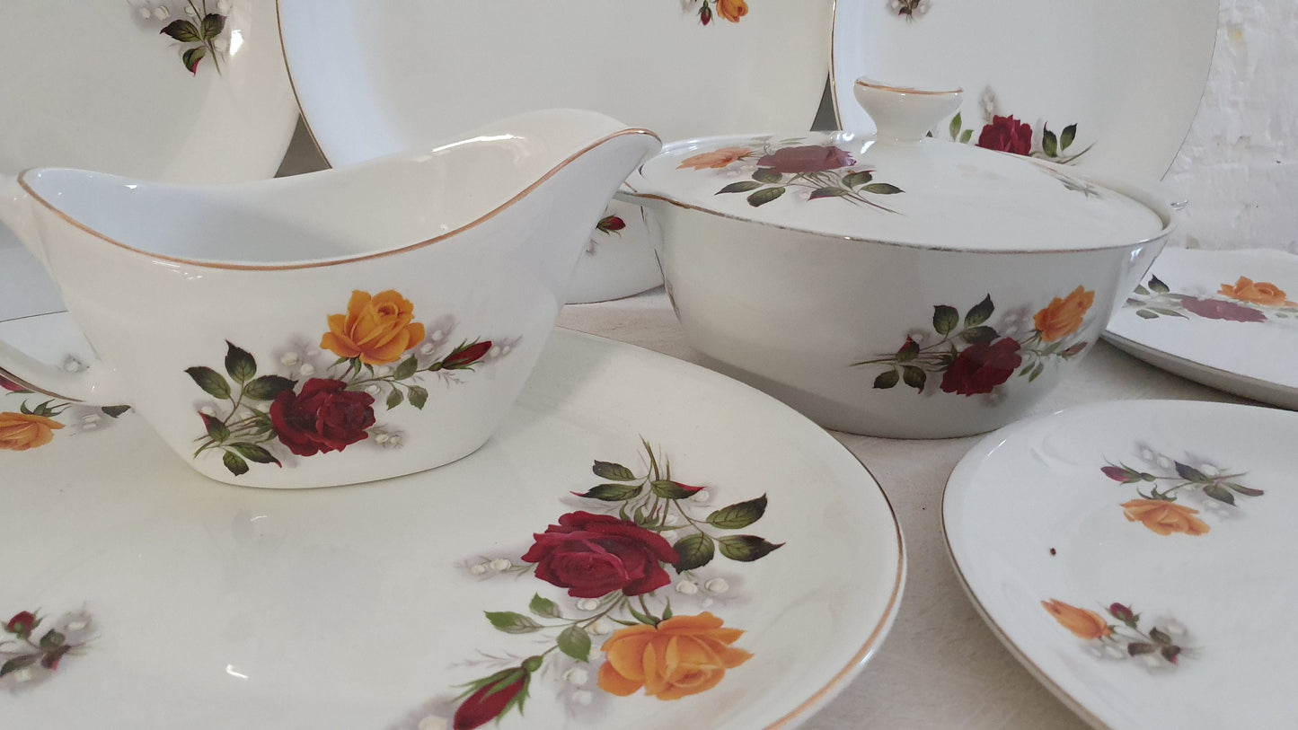 Vintage Retro Alfred Meakin ‘Old White’ Flower Floral Roses Part Dinner Service Plates and Tureens
