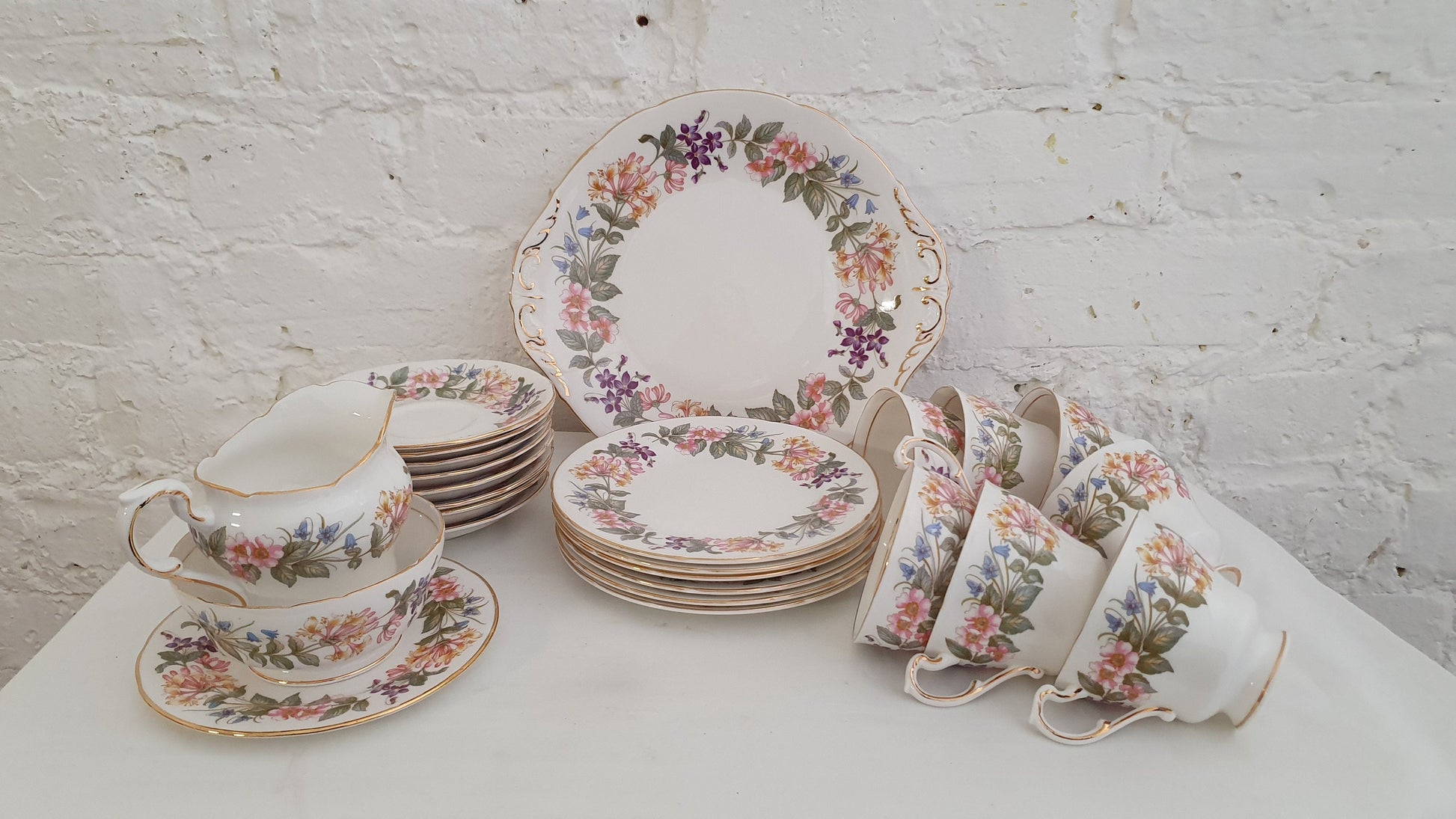 21 Piece Top Quality Vintage Paragon Bone China ‘Country Lane’ Floral Flower Teaset Tea Set Cups and Saucers.