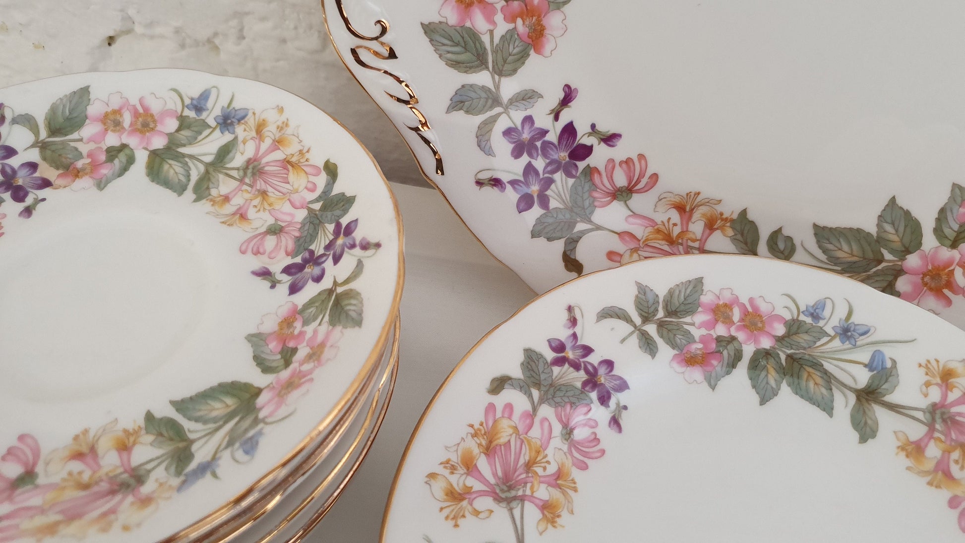 21 Piece Top Quality Vintage Paragon Bone China ‘Country Lane’ Floral Flower Teaset Tea Set Cups and Saucers.