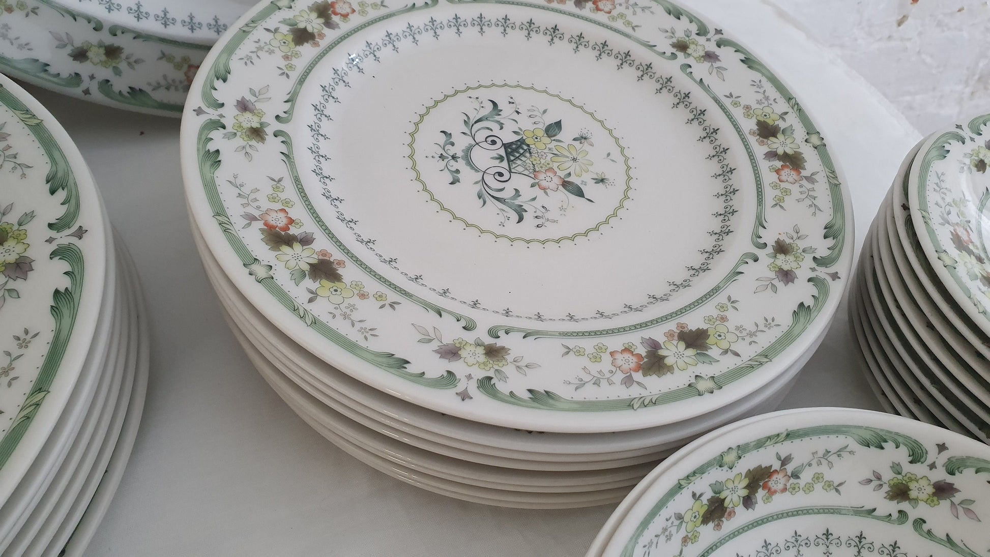 Large Bone China Royal Doulton Dinner Service ‘Provencal’ Pattern
