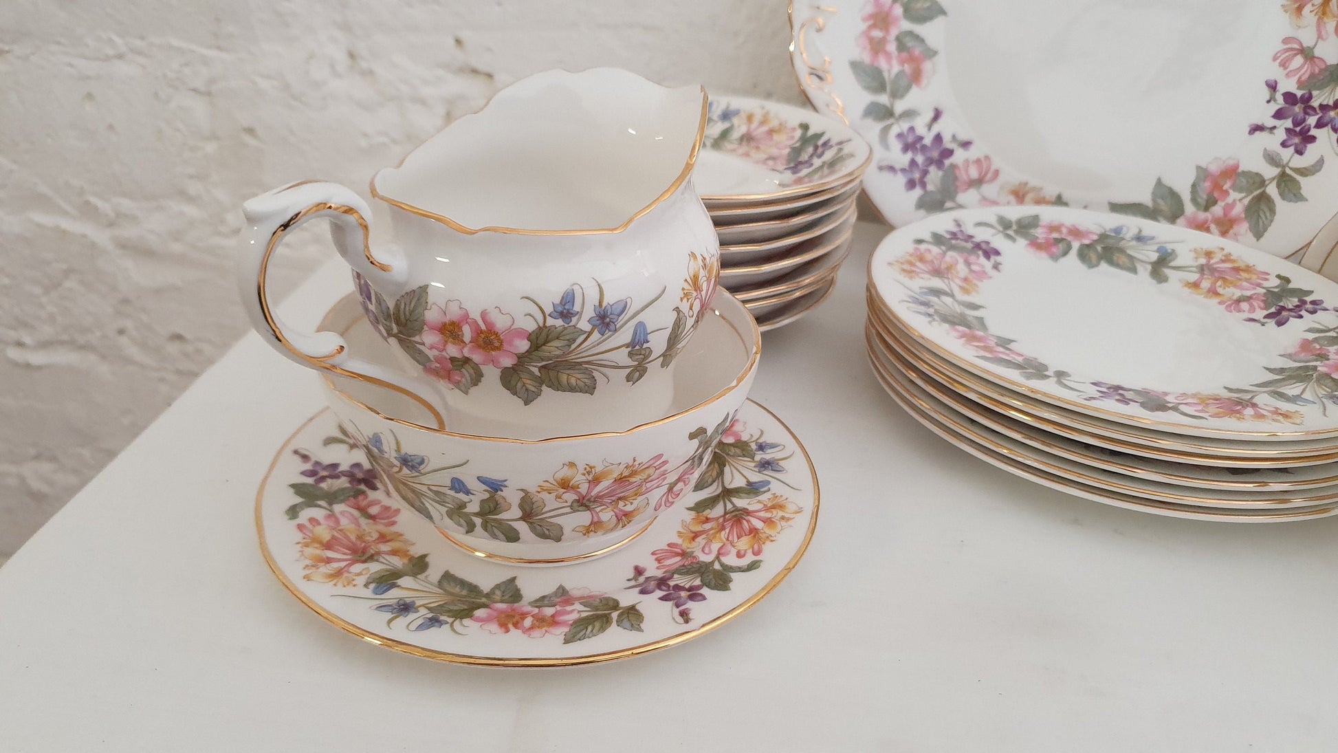 21 Piece Top Quality Vintage Paragon Bone China ‘Country Lane’ Floral Flower Teaset Tea Set Cups and Saucers.