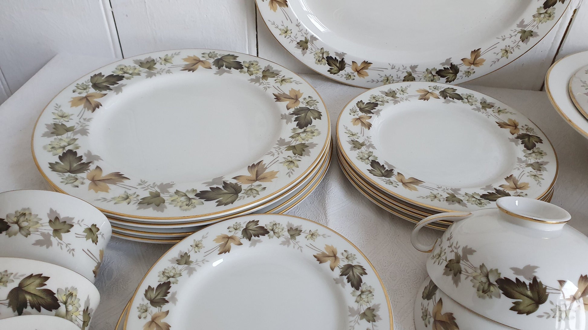 Vintage Autumn Leaves Royal Doulton ‘Larchmont’ Dinner Service.