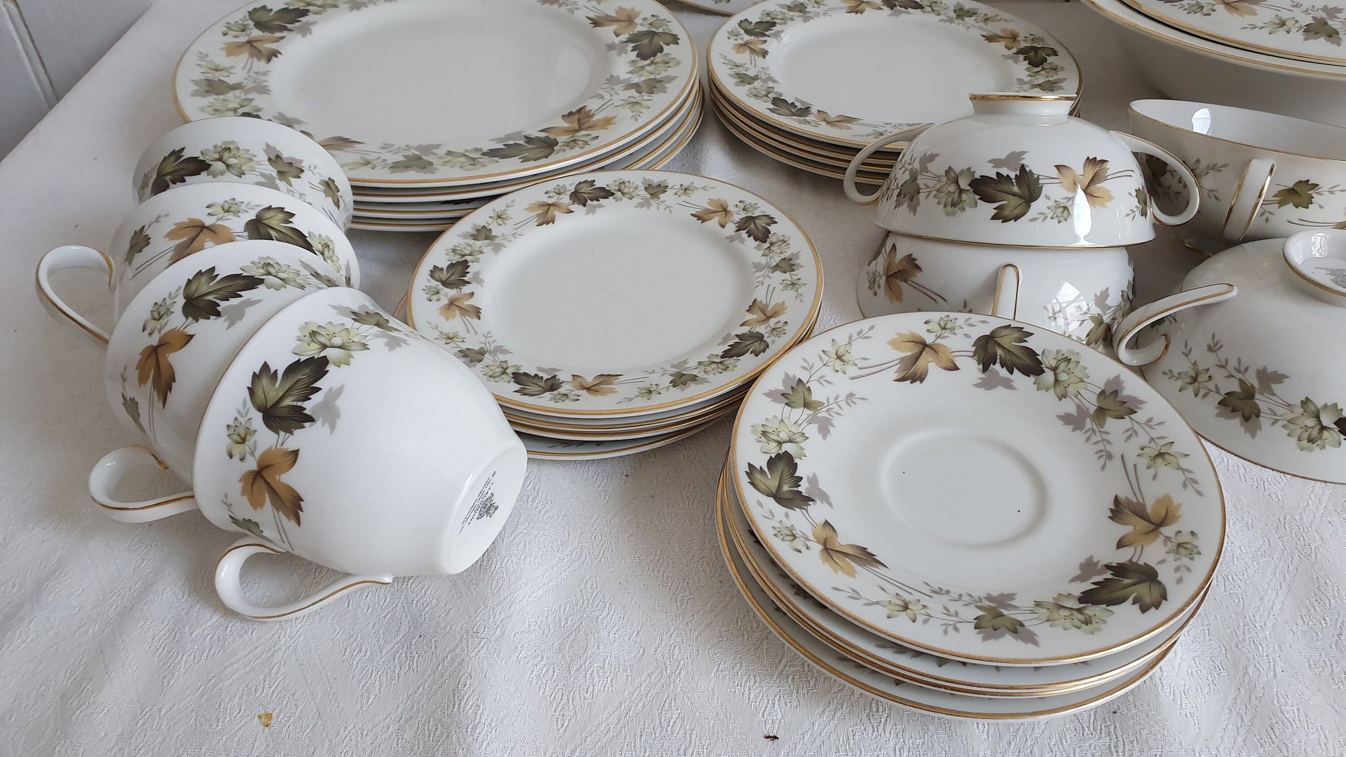 Vintage Autumn Leaves Royal Doulton ‘Larchmont’ Dinner Service.