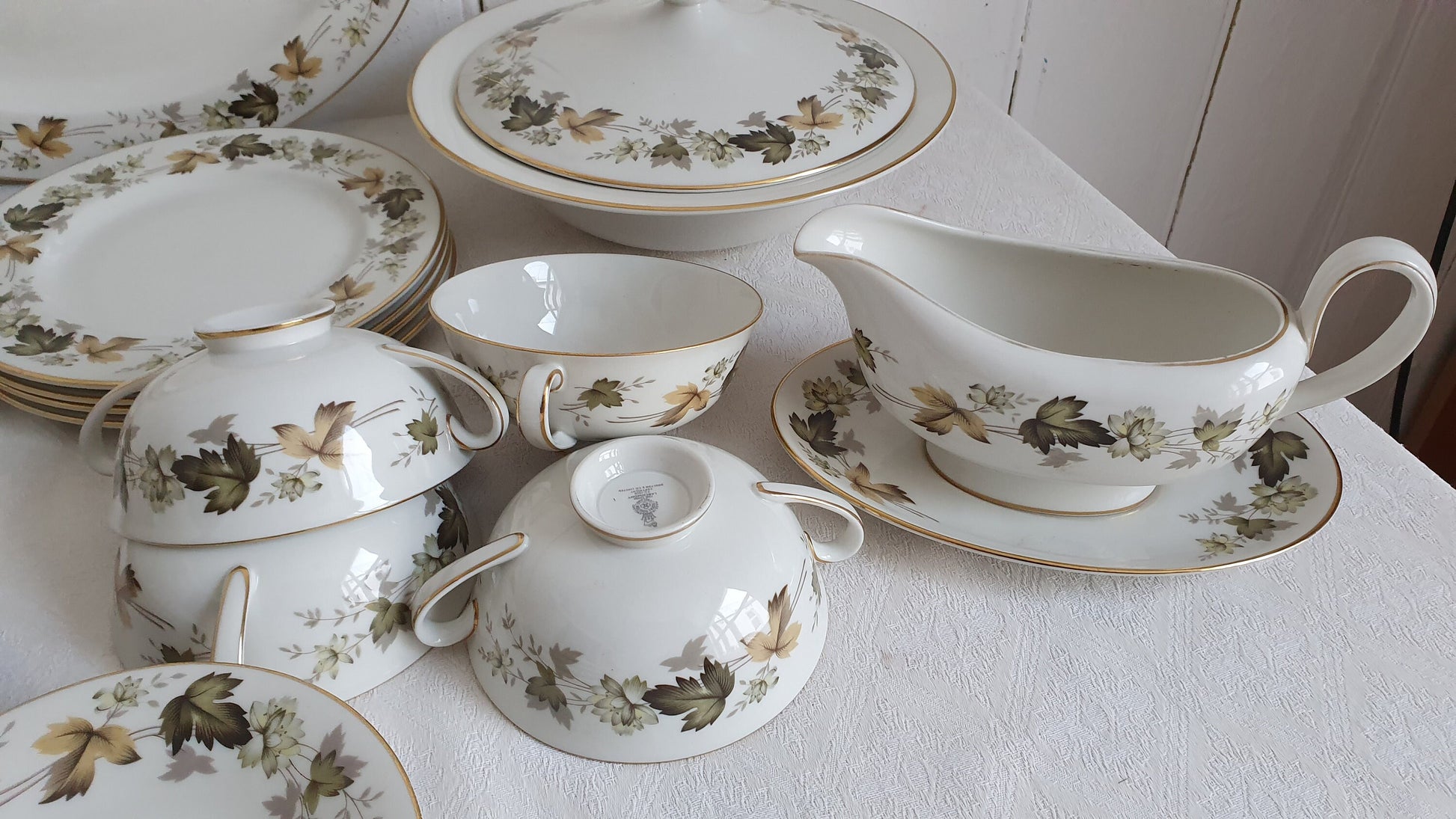 Vintage Autumn Leaves Royal Doulton ‘Larchmont’ Dinner Service.