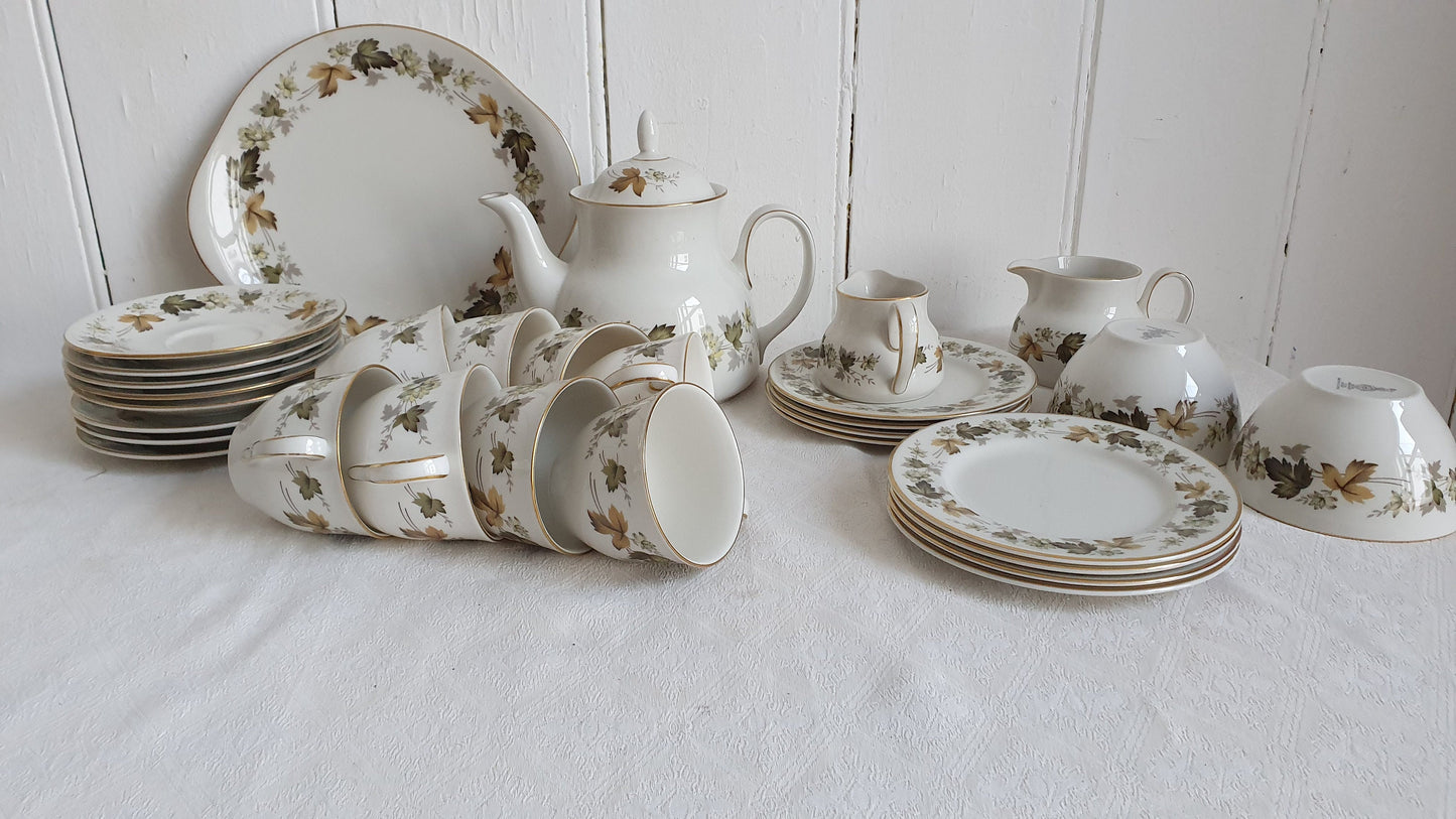 Vintage Autumn Leaves Royal Doulton ‘Larchmont’ 8 Eight Piece Tea Service.