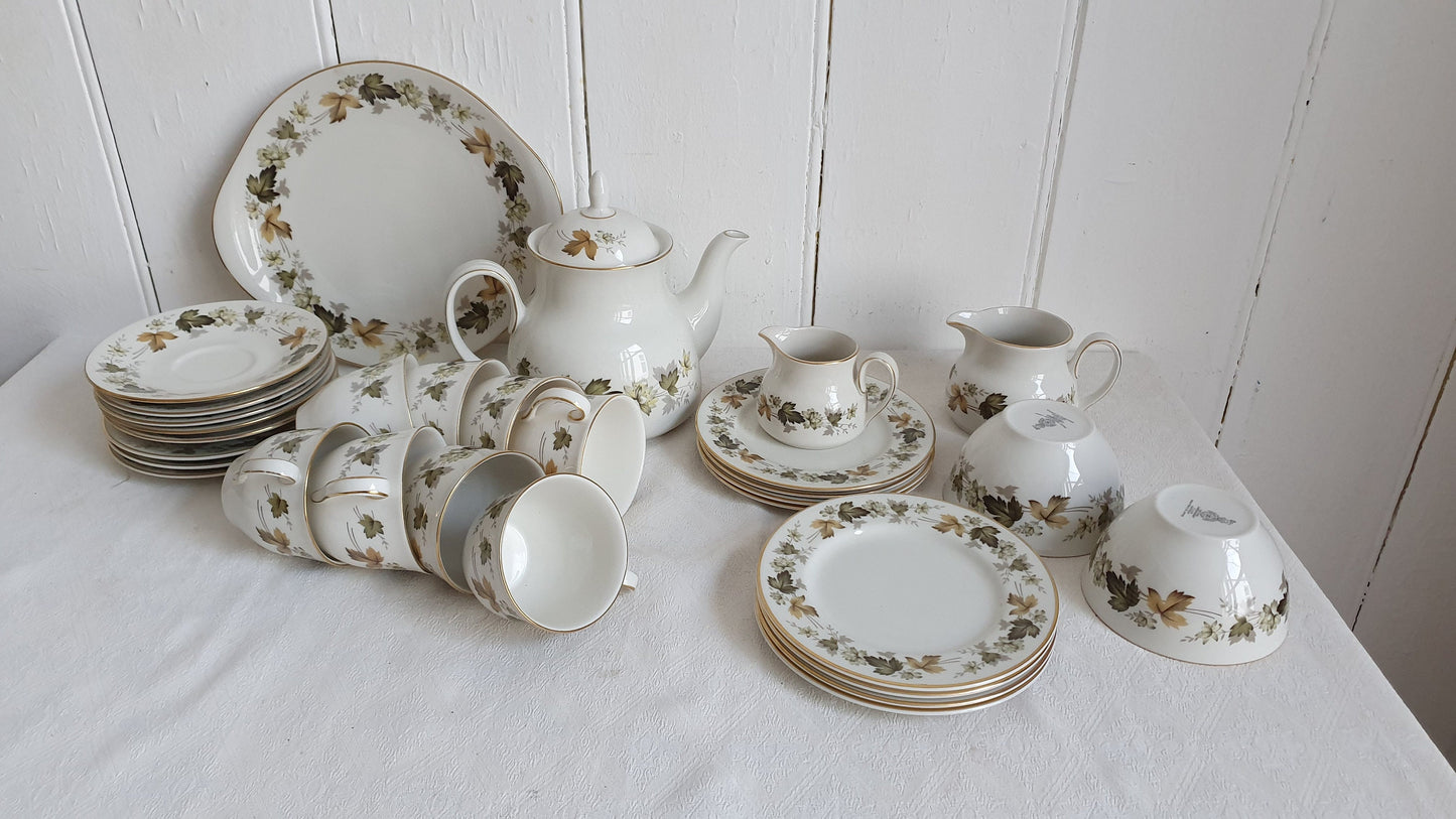Vintage Autumn Leaves Royal Doulton ‘Larchmont’ 8 Eight Piece Tea Service.