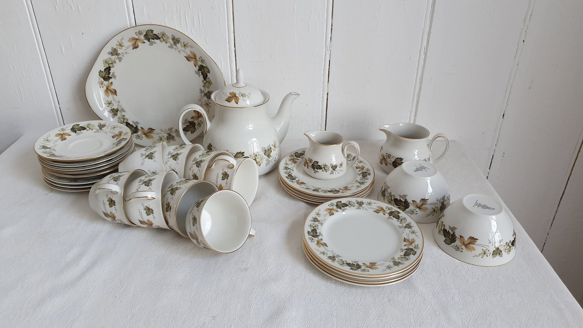 Vintage Autumn Leaves Royal Doulton ‘Larchmont’ 8 Eight Piece Tea Service.