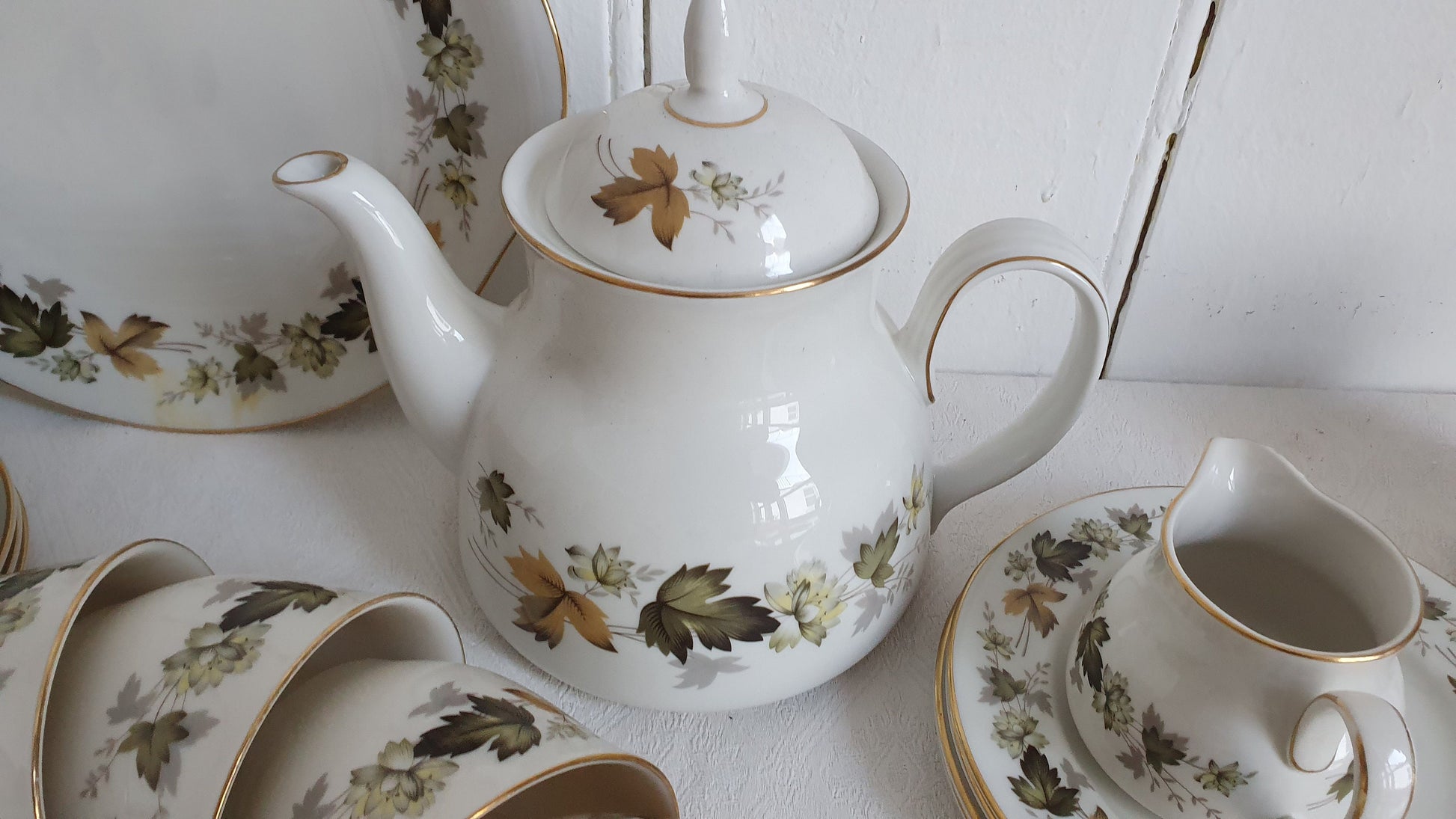 Vintage Autumn Leaves Royal Doulton ‘Larchmont’ 8 Eight Piece Tea Service.