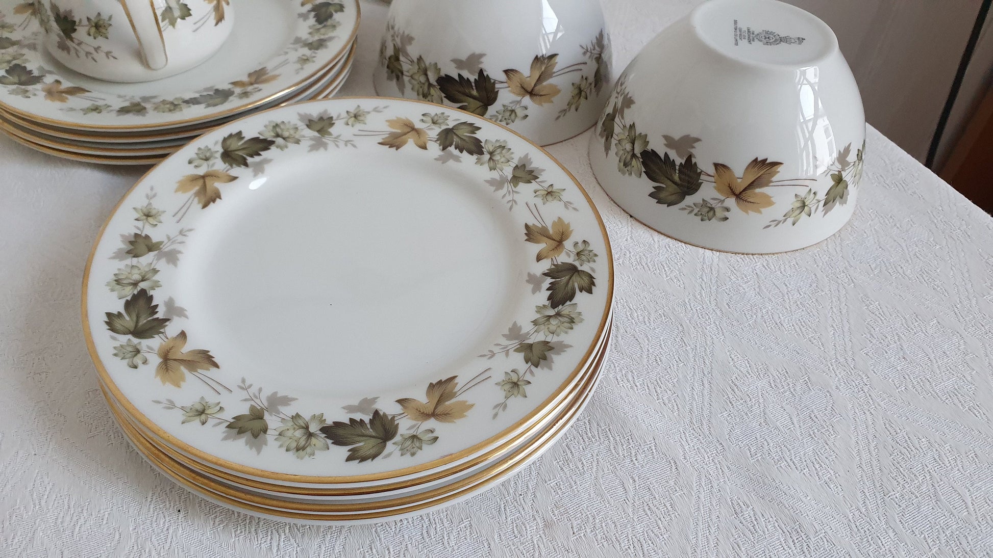 Vintage Autumn Leaves Royal Doulton ‘Larchmont’ 8 Eight Piece Tea Service.