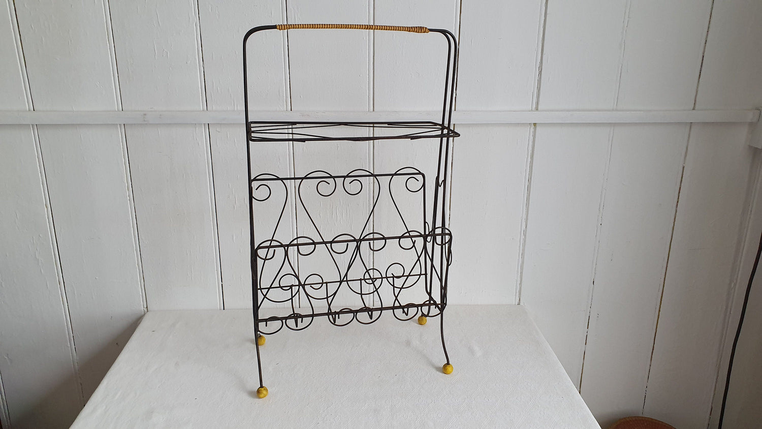 Classic Decorative 50’s Retro Large Magazine Rack (2 ft tall) Atomic Feet