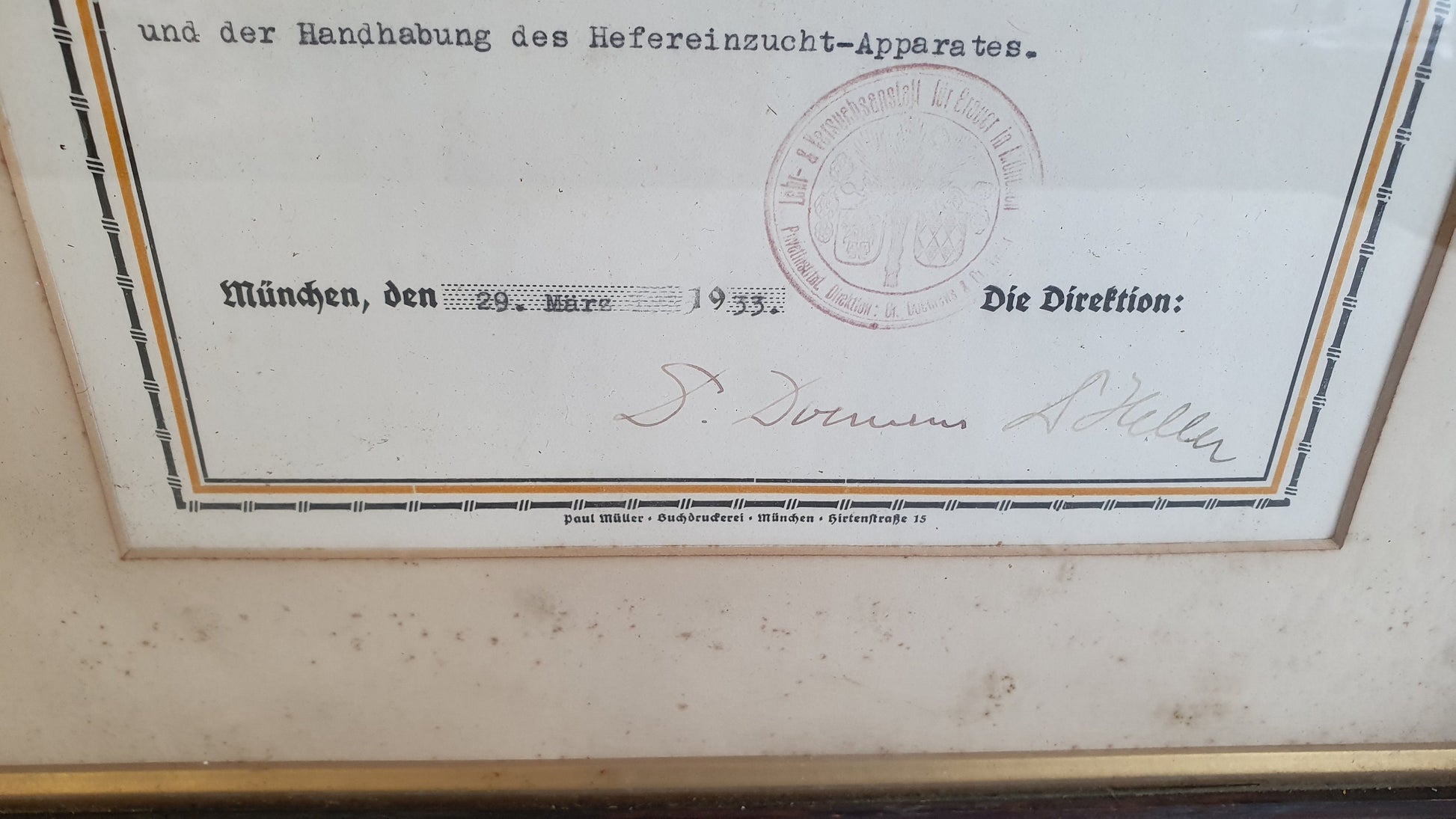 Vintage German Certificate with Ornate Text and Border in Glazed Wooden Frame Brewery Munchen 1933 Breweriana