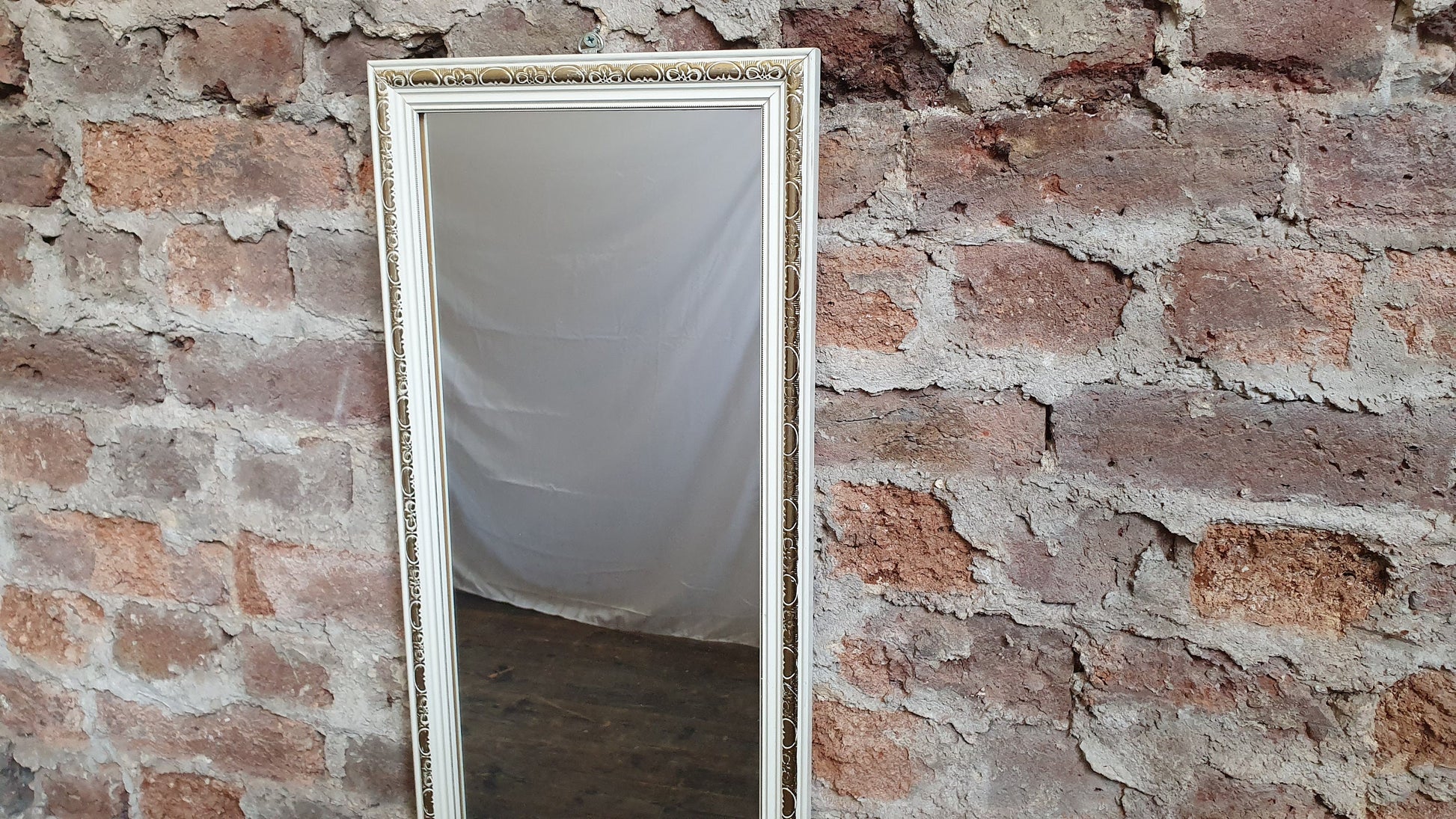 Classic Long Painted White and Gold Long White Mirror 123 x 31 cm