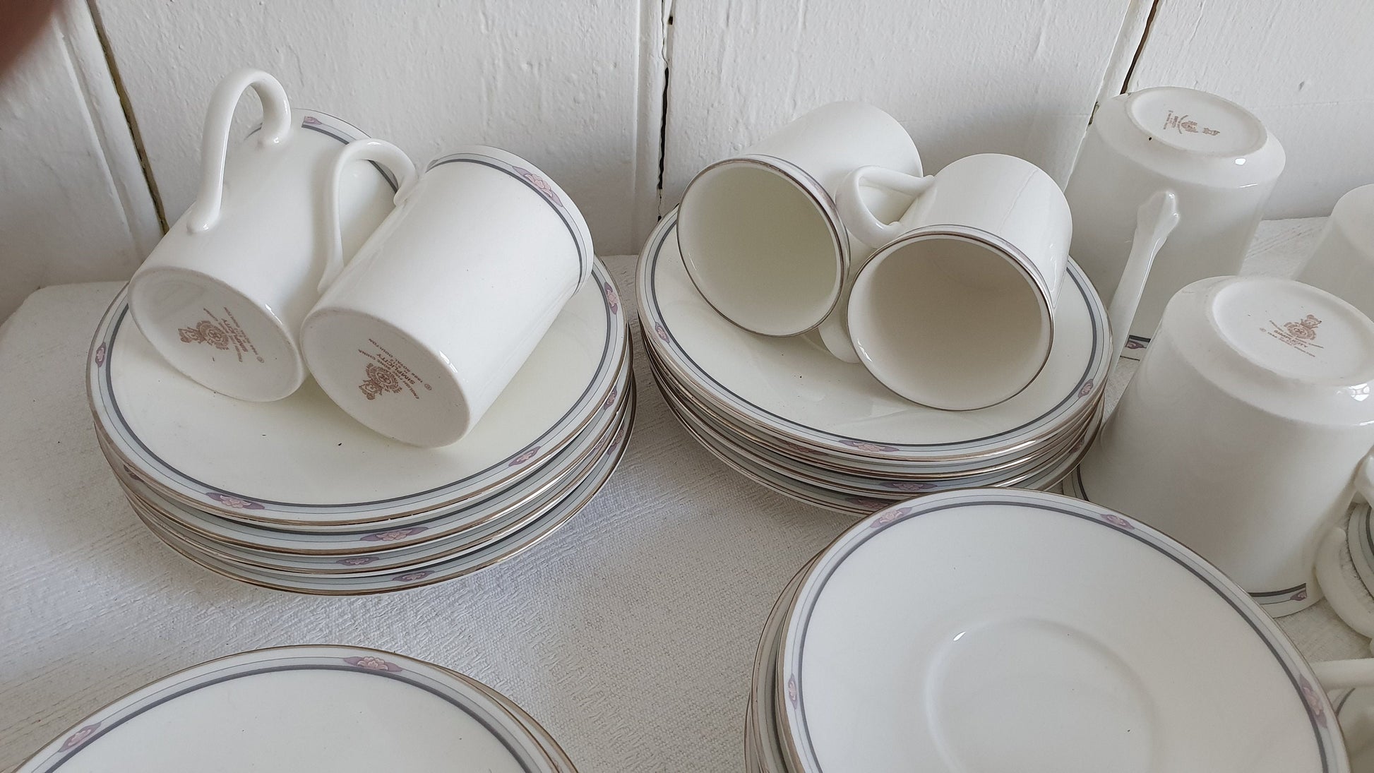 40 Piece Classic 80’s Chic Vintage Large Quality Royal Doulton ‘Simplicity’ Tea Coffee Service 8 Of Each Bone China