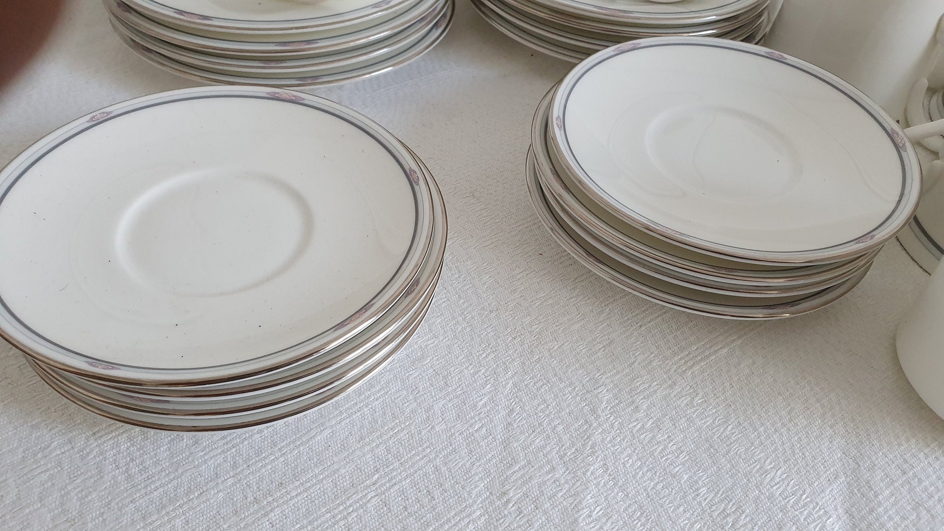 40 Piece Classic 80’s Chic Vintage Large Quality Royal Doulton ‘Simplicity’ Tea Coffee Service 8 Of Each Bone China