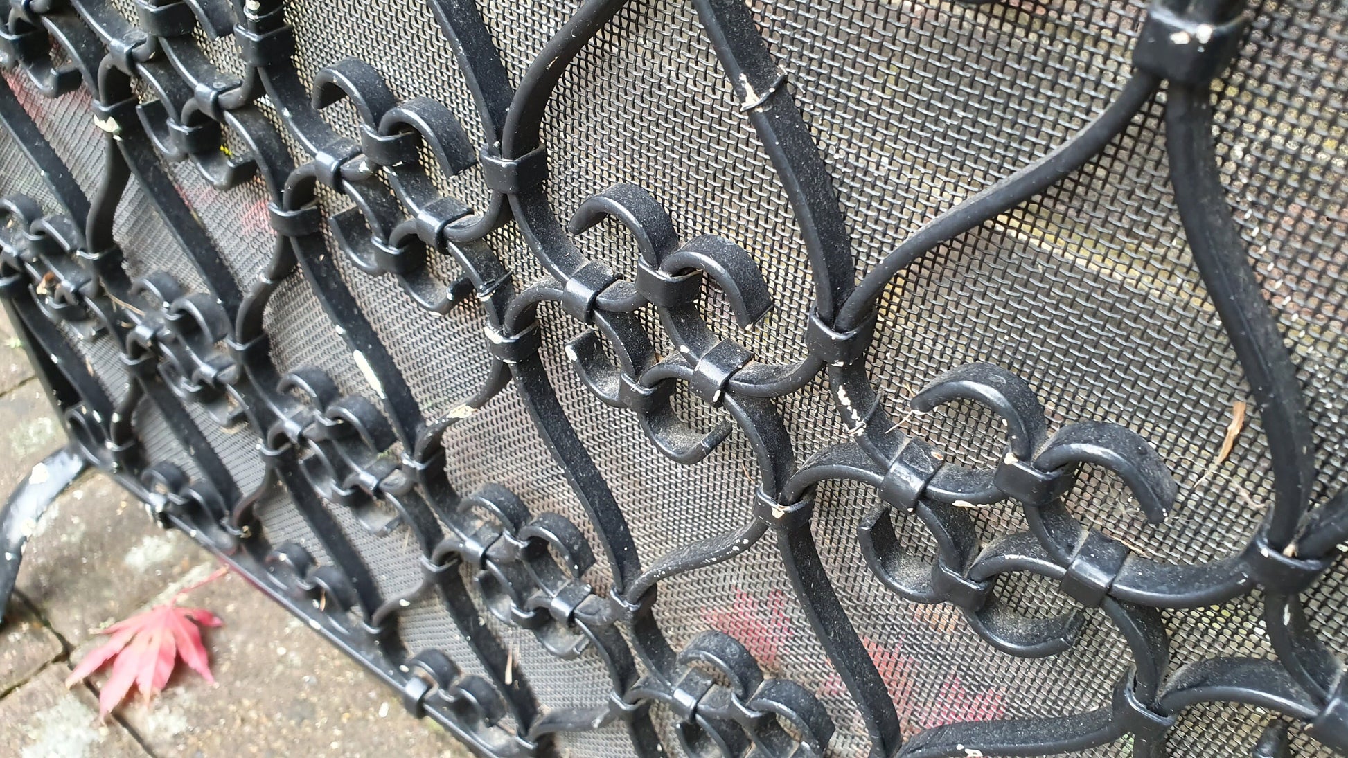 Heavy Solid Vintage Iron Spark Guard Fireplace 1980’s