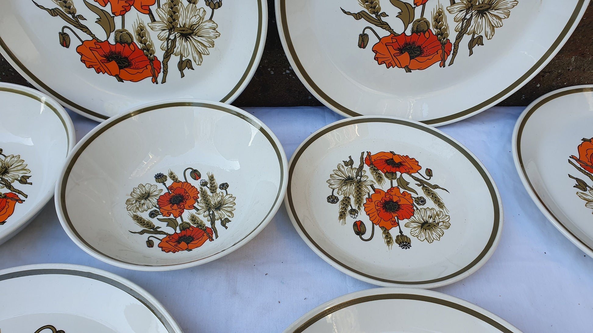 Various Vintage Retro Johnson Brothers Poppies Dinnerware Plates Excellent Condition
