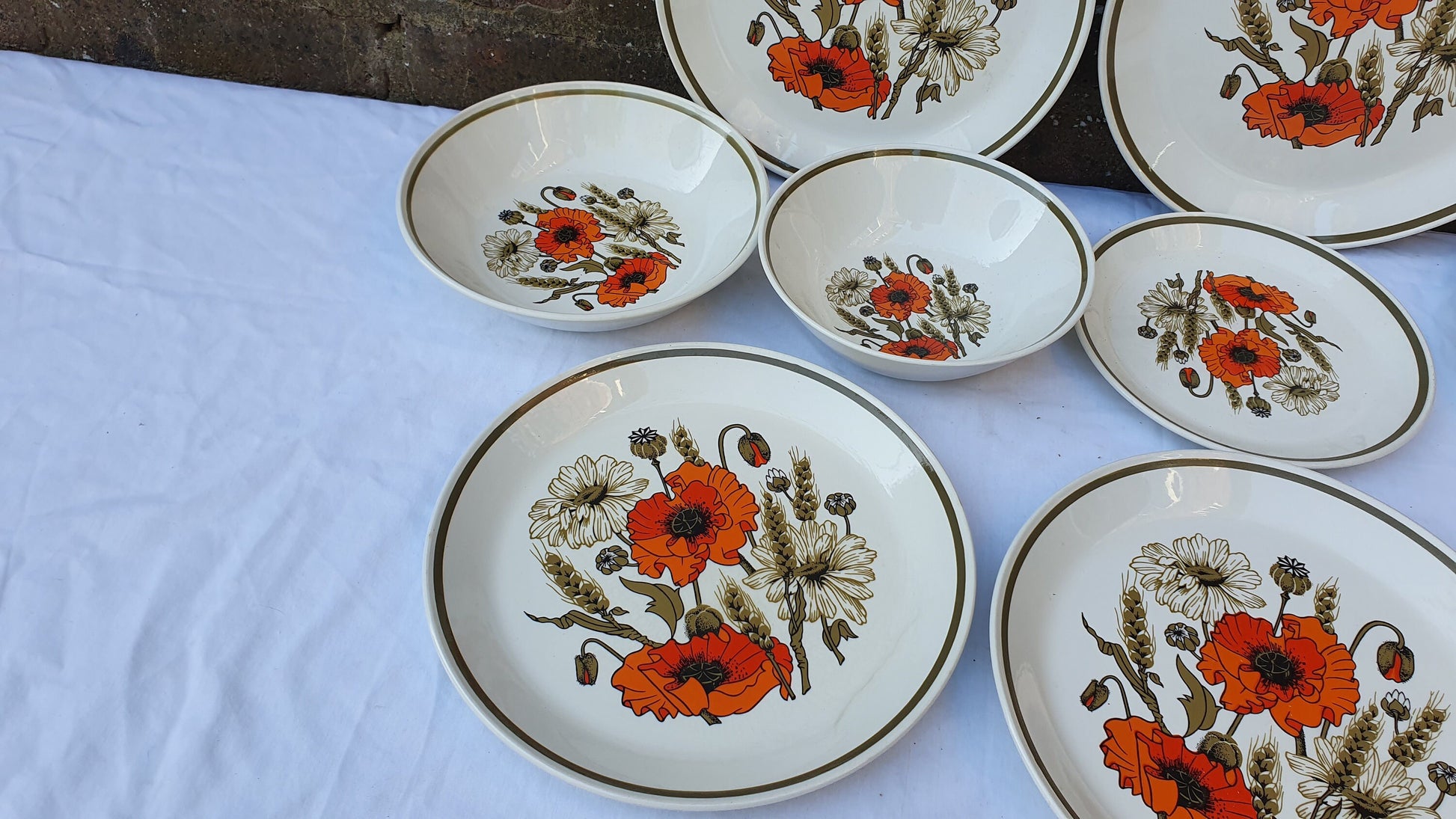Various Vintage Retro Johnson Brothers Poppies Dinnerware Plates Excellent Condition