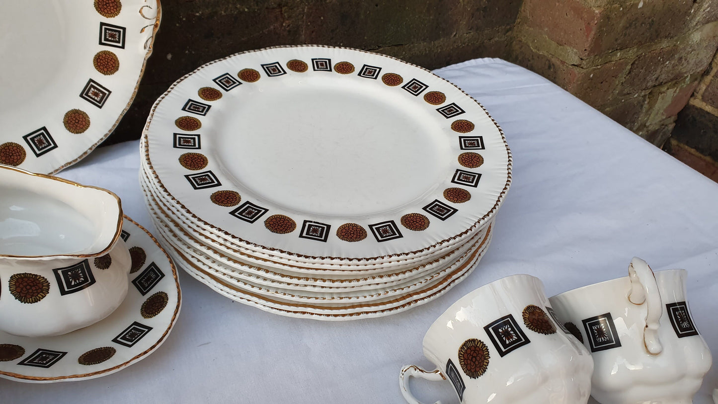 Vintage Dinner Tea Service Lubern Bone China 22 Kt Gold Sunflower