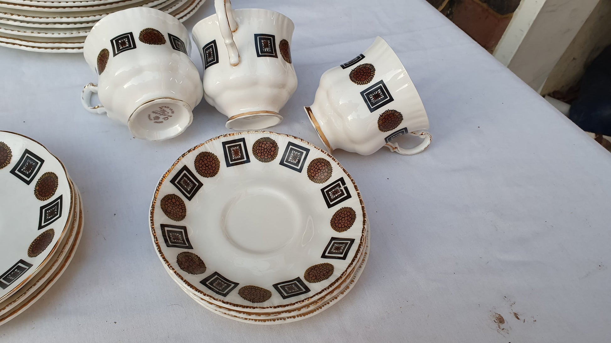Vintage Dinner Tea Service Lubern Bone China 22 Kt Gold Sunflower