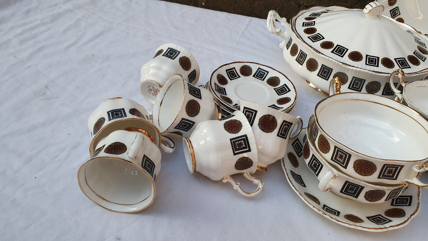 Vintage Dinner Tea Service Lubern Bone China 22 Kt Gold Sunflower