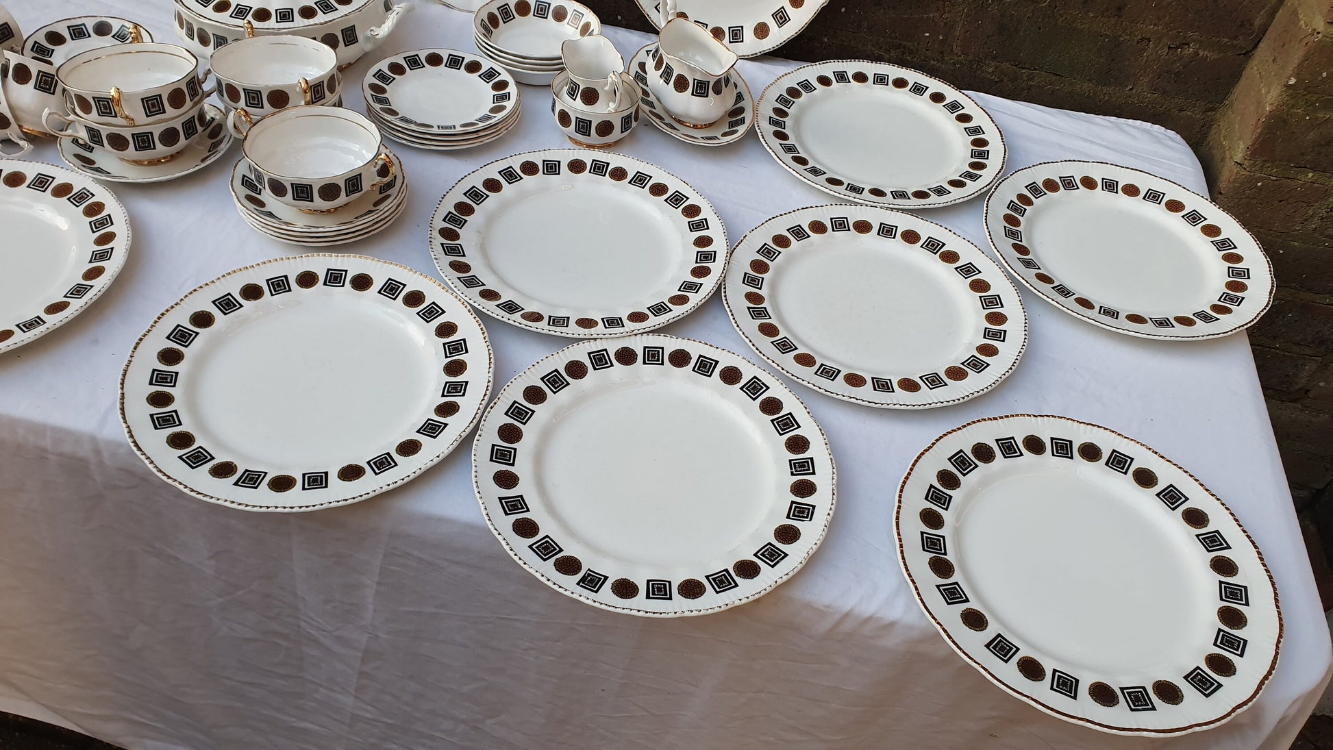 Vintage Dinner Tea Service Lubern Bone China 22 Kt Gold Sunflower