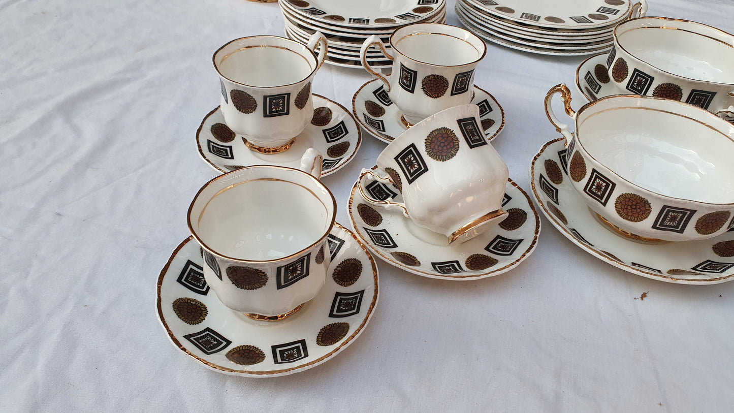 Dinner Tea Service Lubern Bone China 22 Kt Gold Sunflower Retro