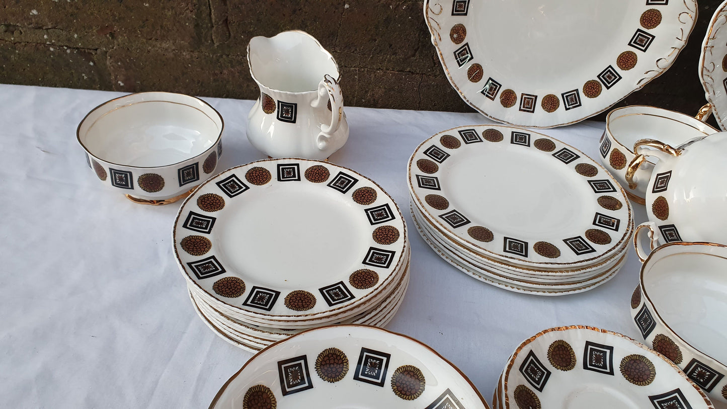 Dinner Tea Service Lubern Bone China 22 Kt Gold Sunflower Retro