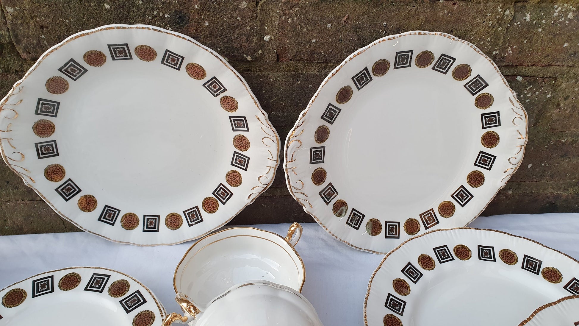Dinner Tea Service Lubern Bone China 22 Kt Gold Sunflower Retro