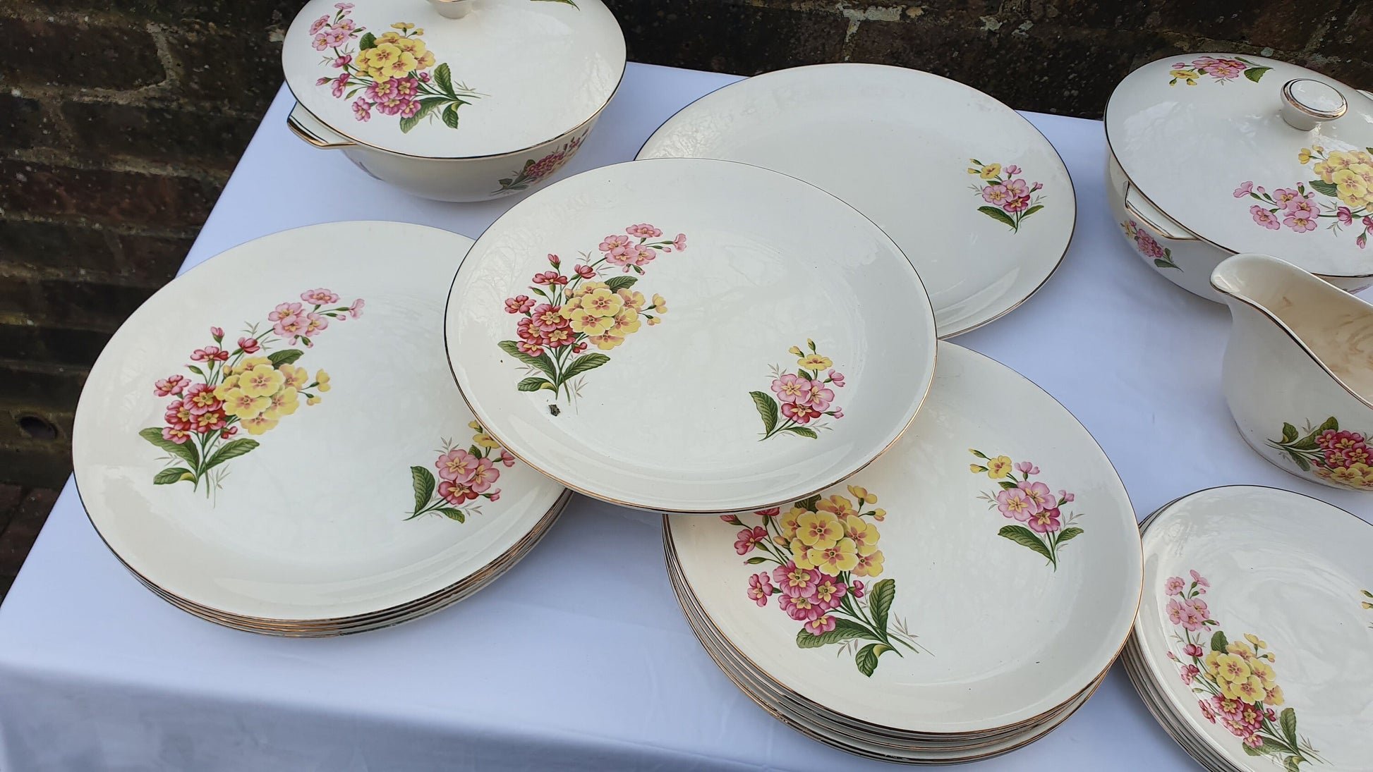Stunning Vintage Retro Part Floral Dinner Service Meakin ‘Spring Bouquet’
