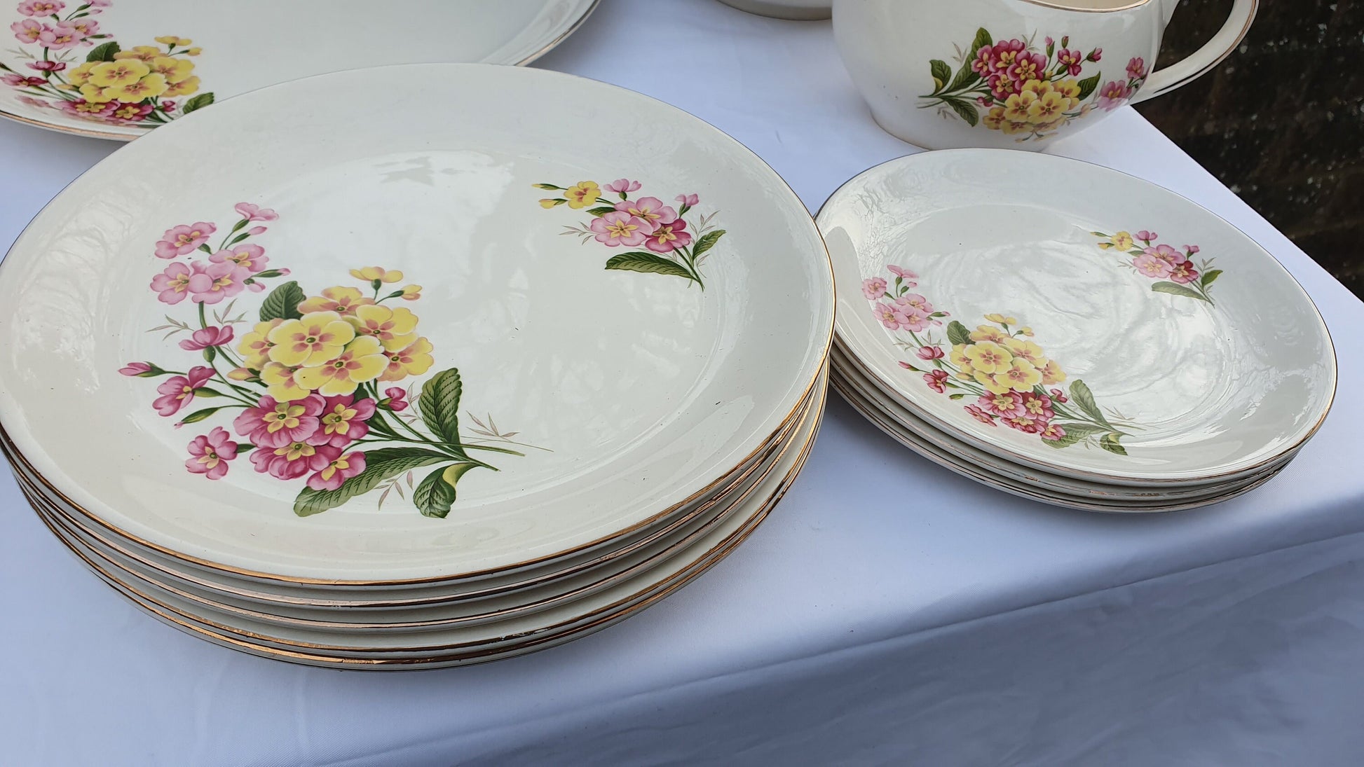 Stunning Vintage Retro Part Floral Dinner Service Meakin ‘Spring Bouquet’