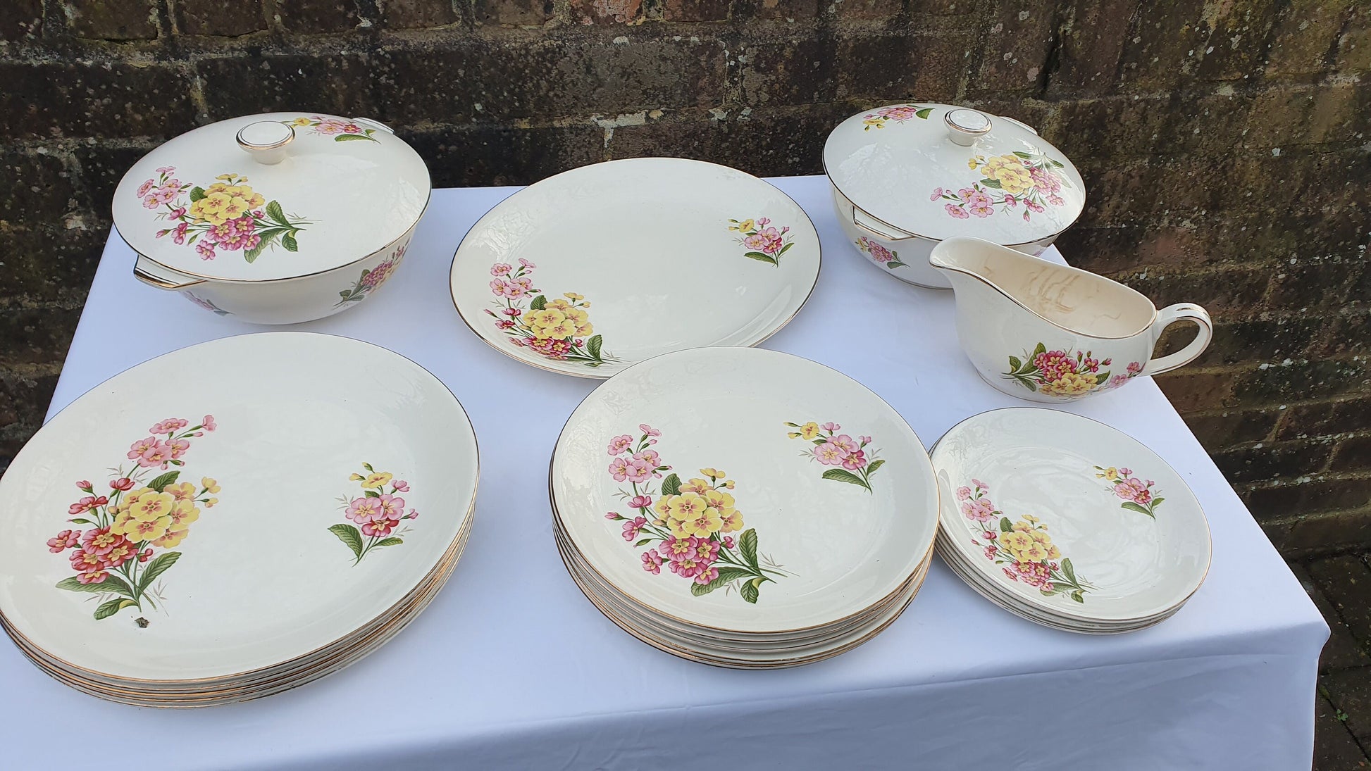 Stunning Vintage Retro Part Floral Dinner Service Meakin ‘Spring Bouquet’