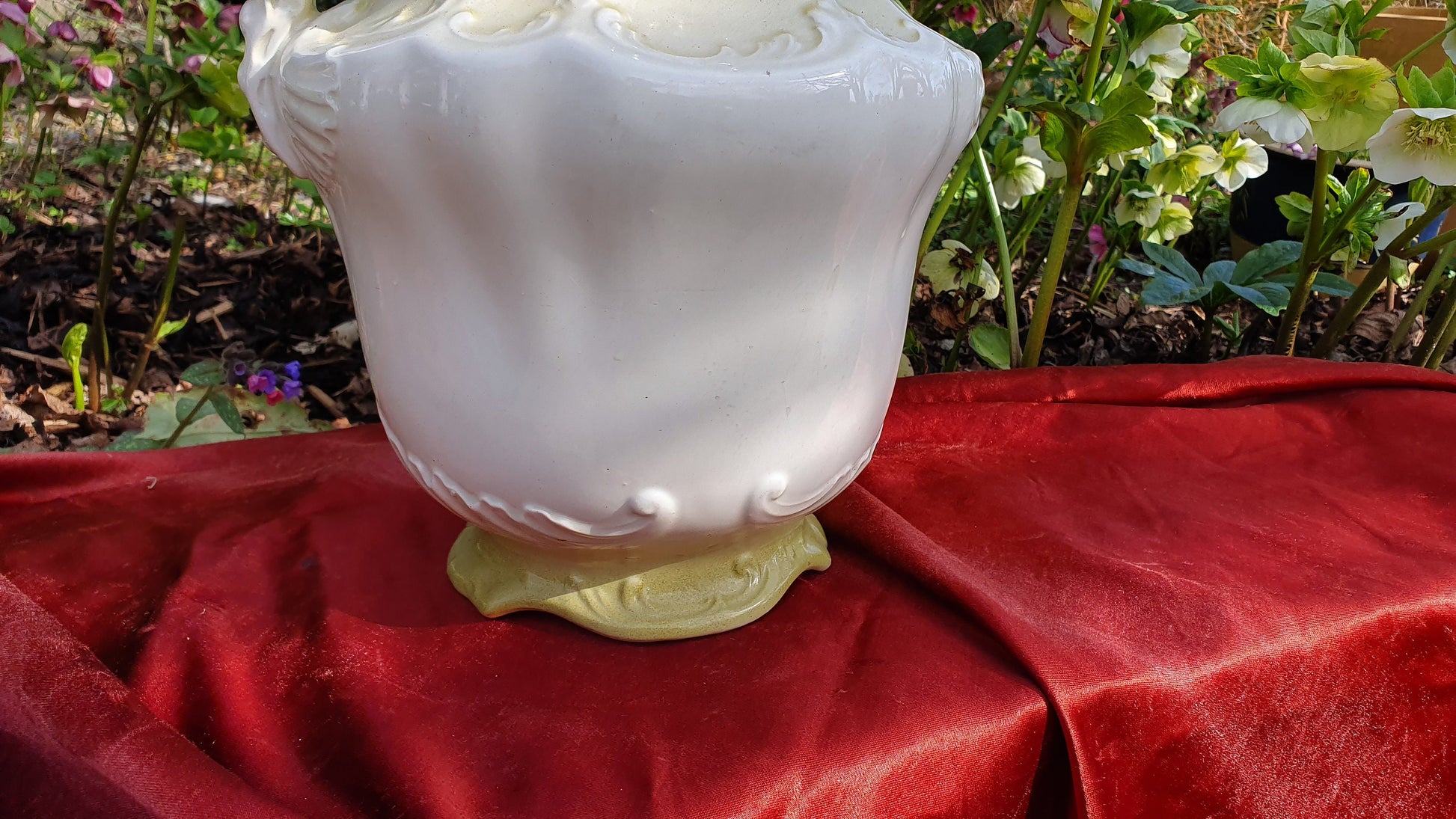 Impressive Green and White Vintage White Ewer Jug From Basin Set Victorian Ceramic Jug