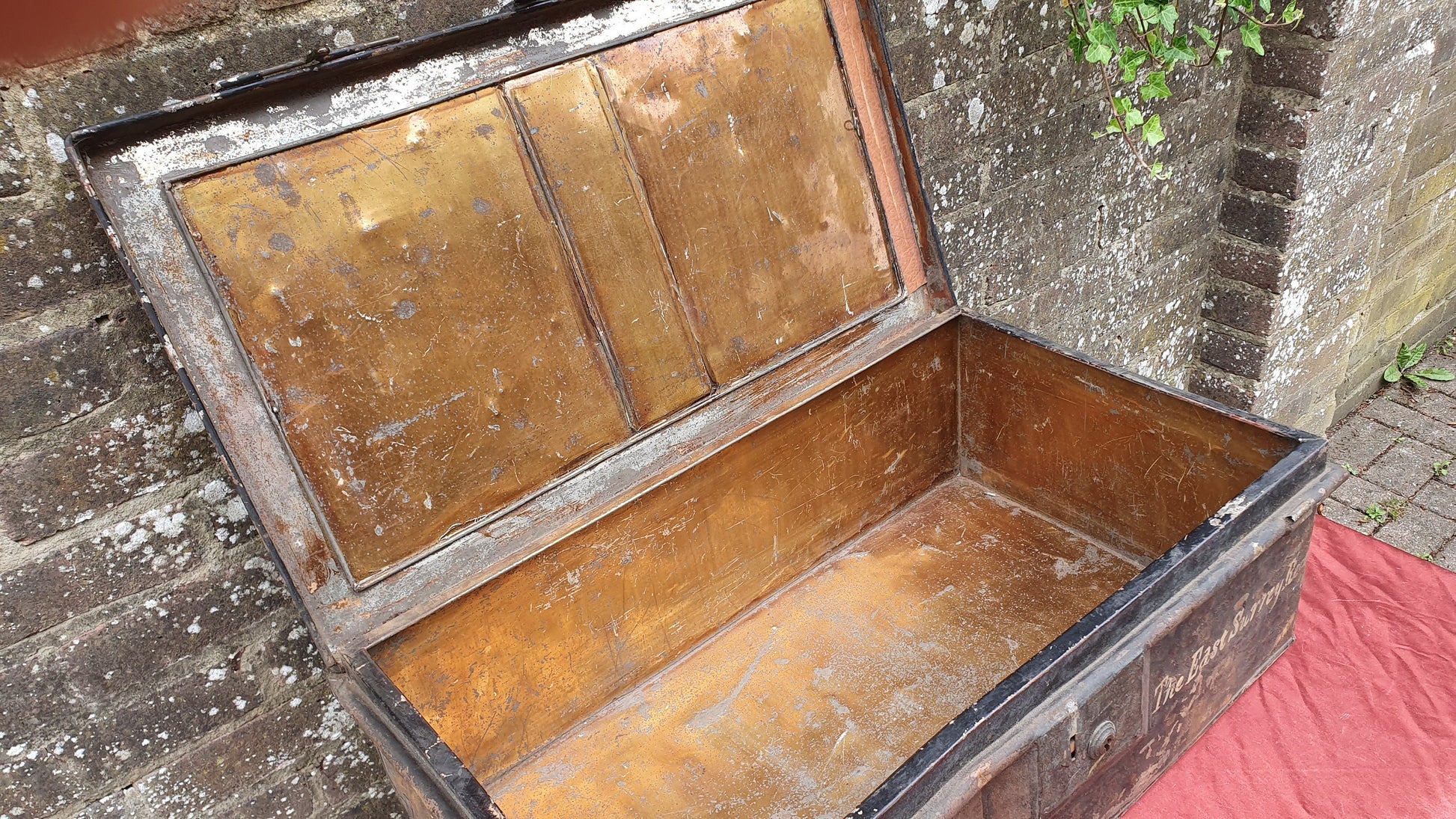 Rare Vintage Military Medical Uniform Storage Carrier TV Drama Shop Prop Coffee Table Major James Grierson