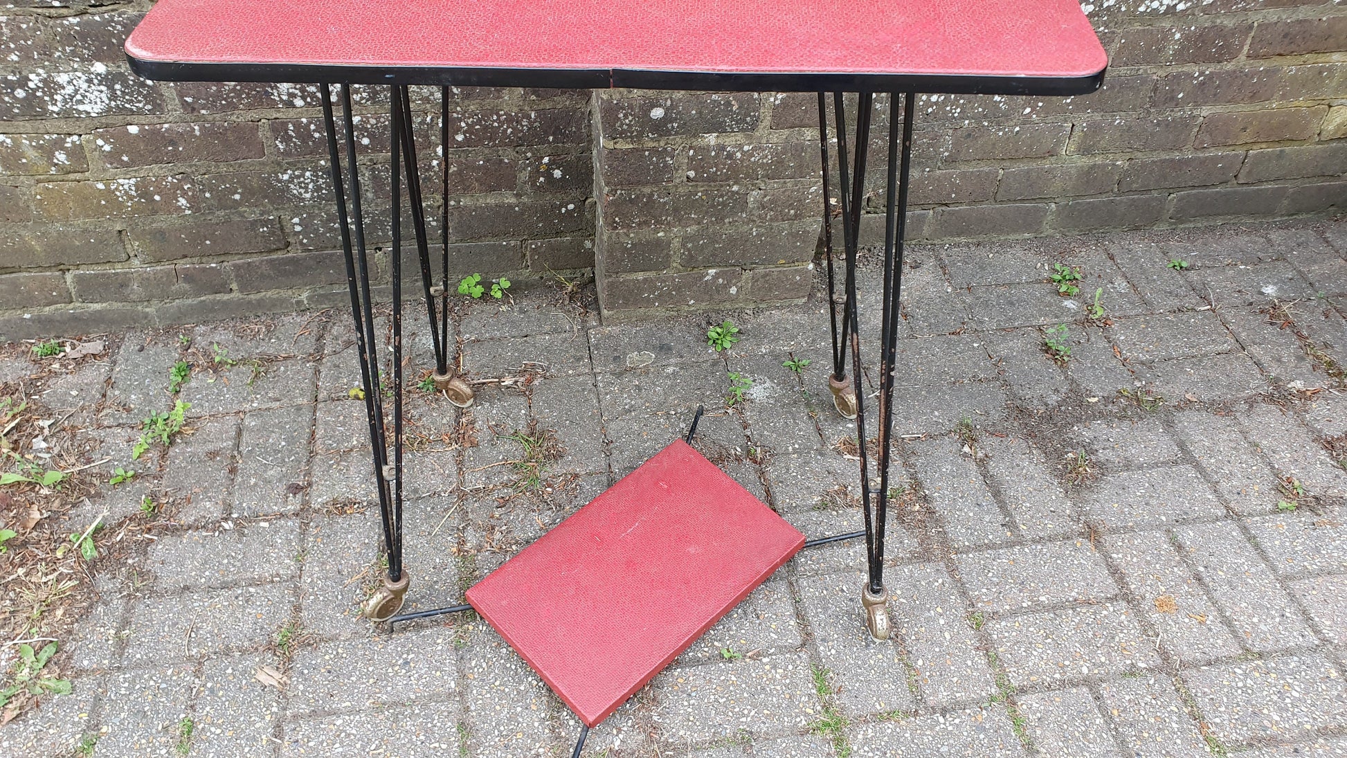 Stunning 1950’s Retro Red and Black Side Occasional Table.