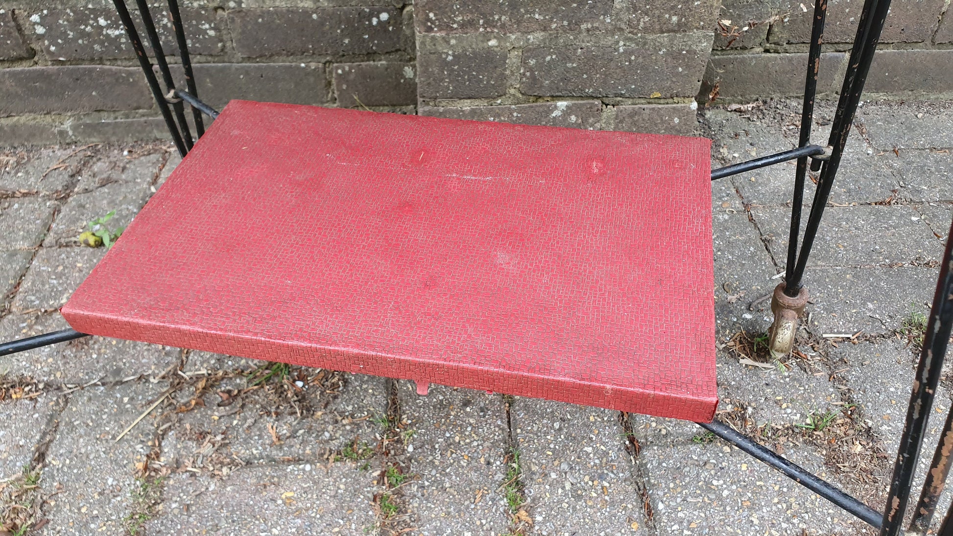 Stunning 1950’s Retro Red and Black Side Occasional Table.