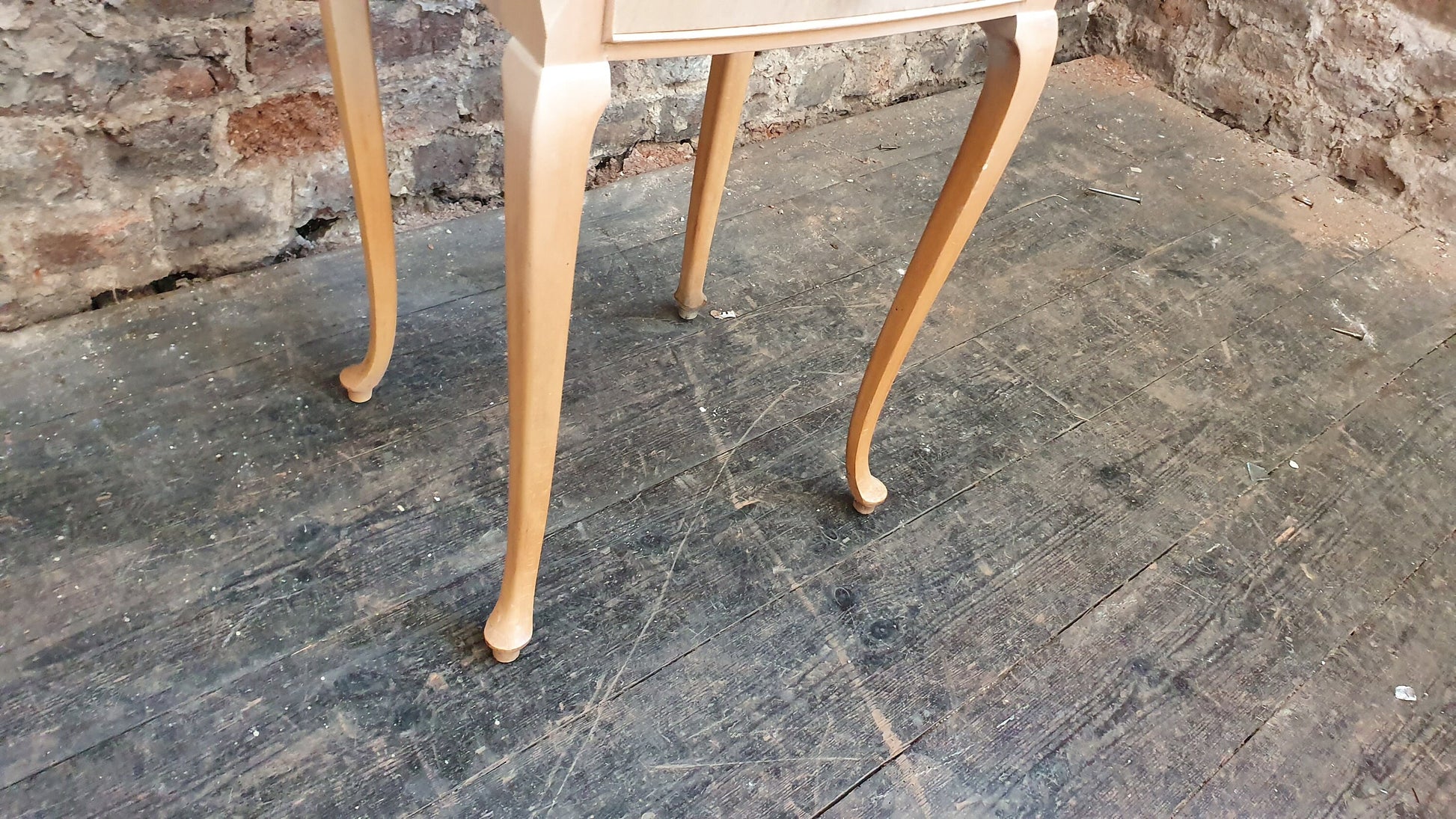 Vintage 1950’s Retro Bedside Drawers Table Cabriole Legs Glass Top