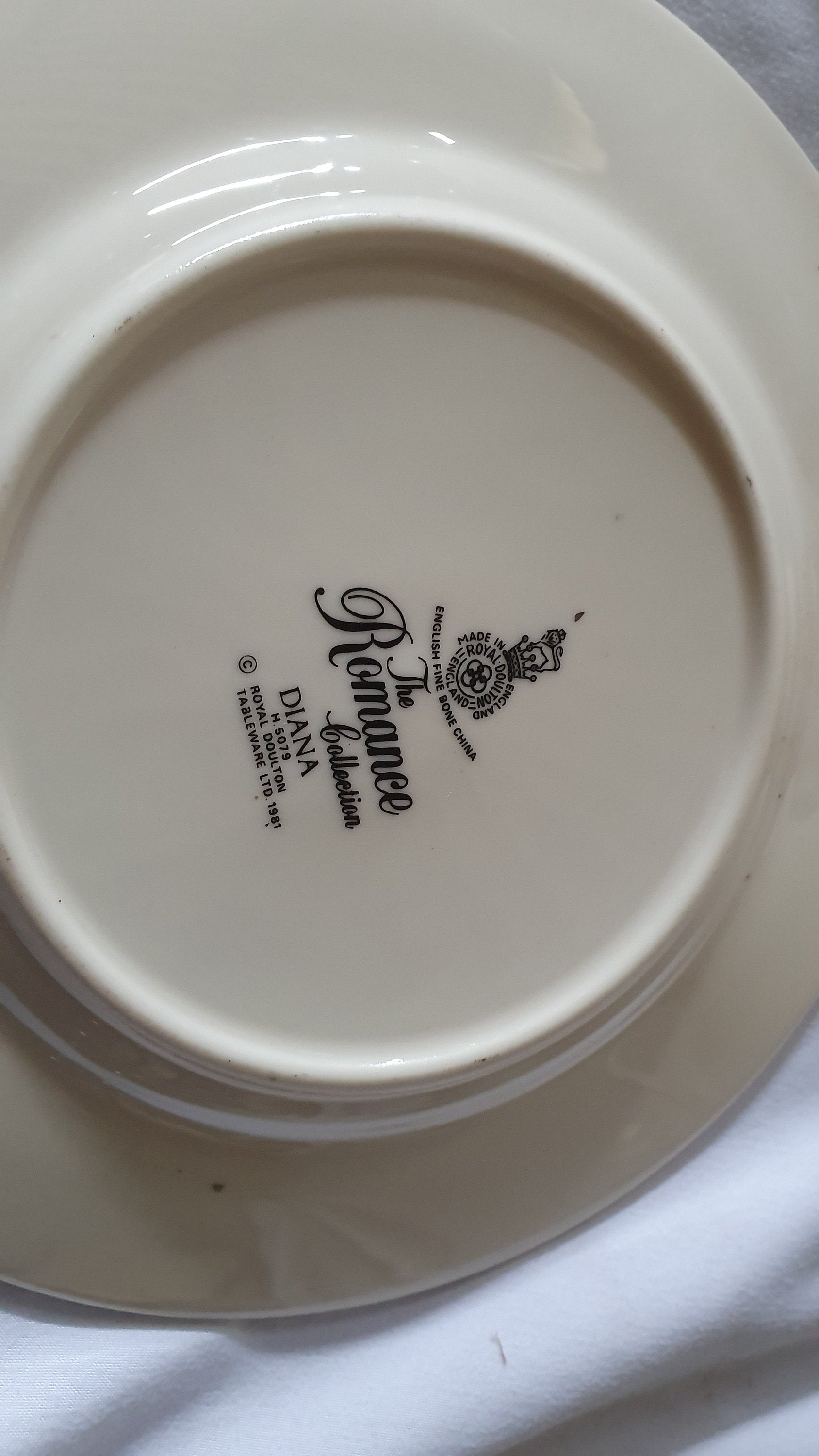 Top Quality Royal Doulton Diana Part Dinner Service. C1981 Retro