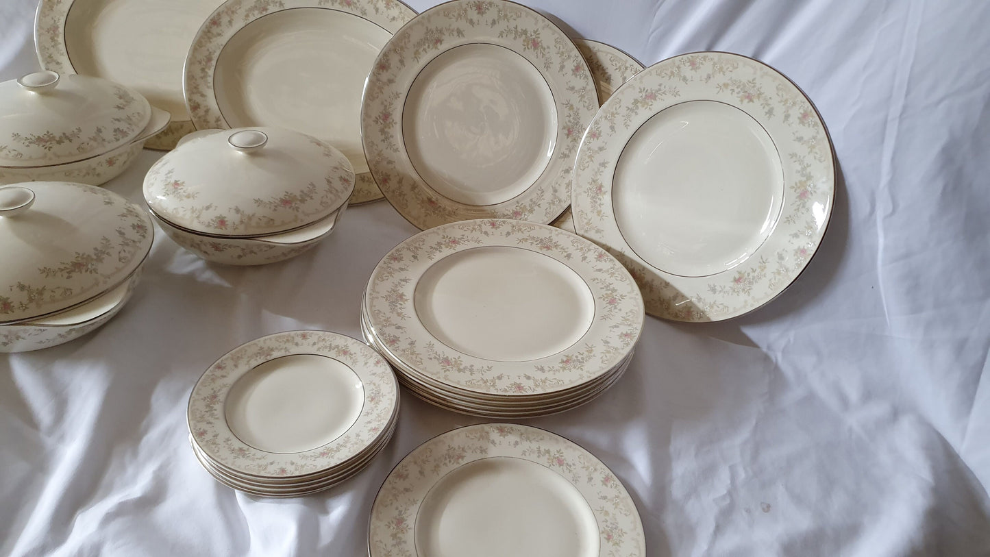 Top Quality Royal Doulton Diana Part Dinner Service. C1981 Retro