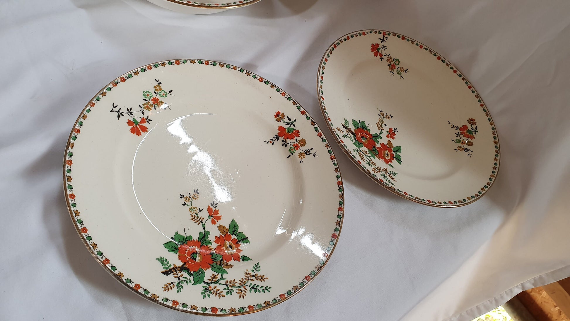Vintage Sampson Bridgwood and Sons Part Dinner Service Red Green White
