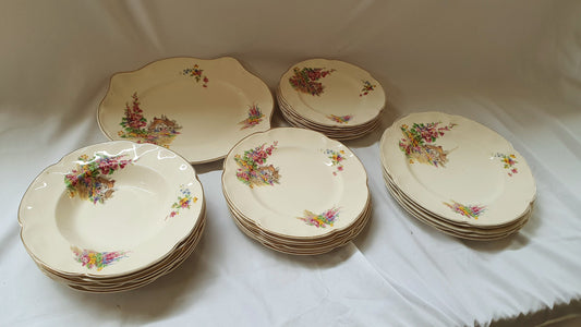 Charming ‘Pareek’ Vintage Retro Cottage Flowers Floral Dinner Service Johnson Brothers Hand Painted
